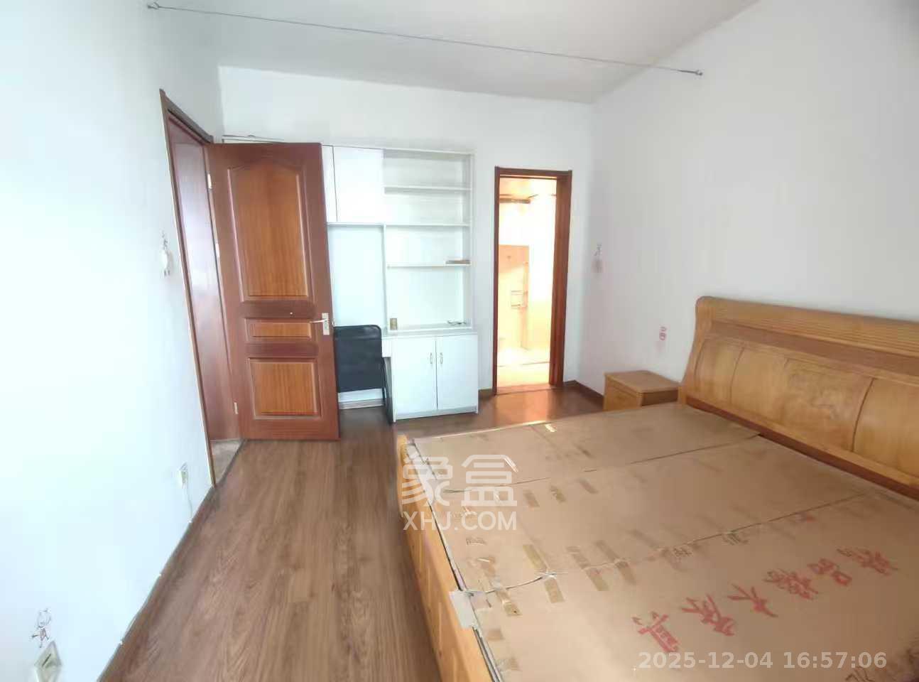 阳光100三期  1室1厅1卫    1800.0元/月室内图