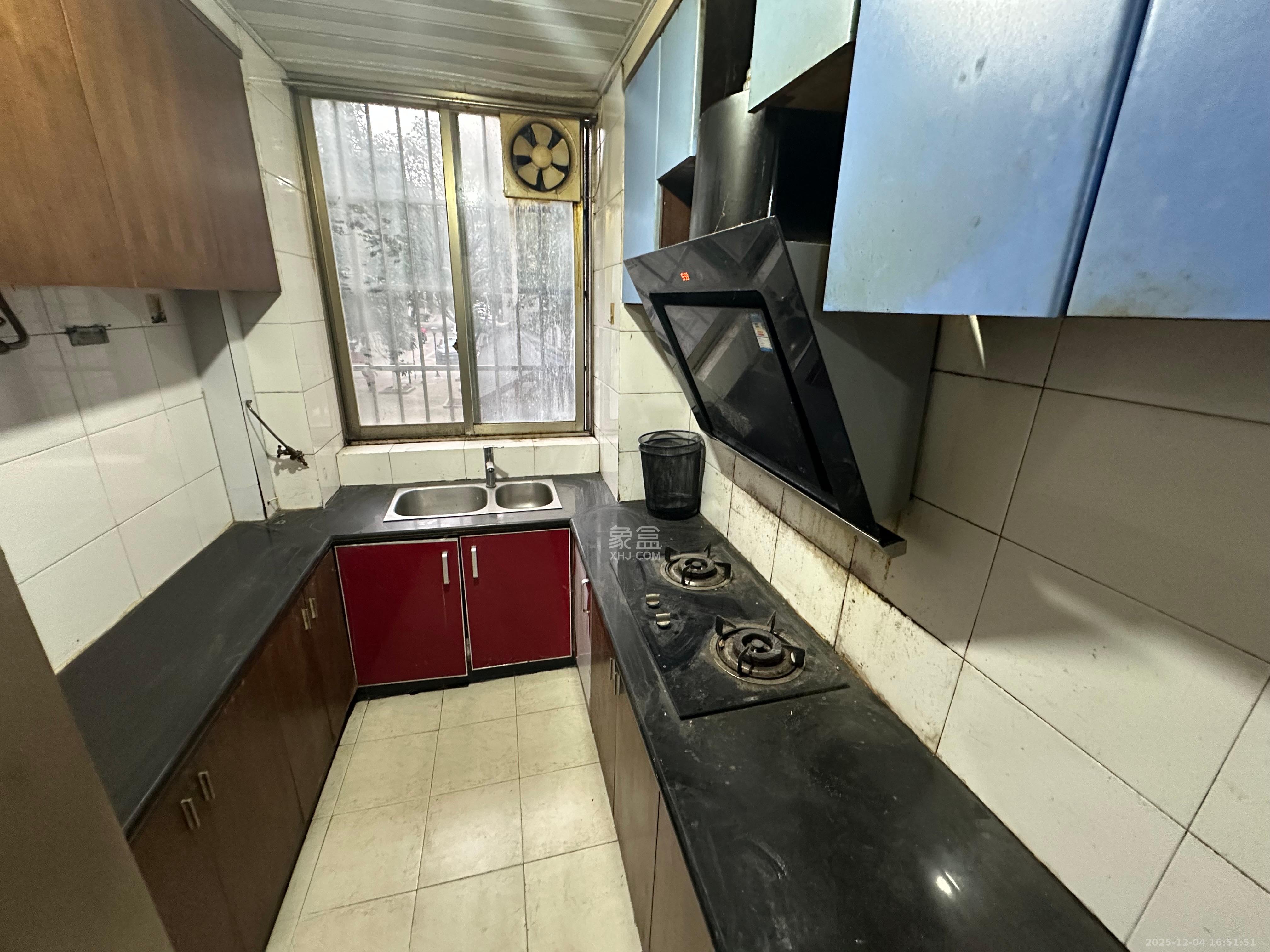 雄海花园  2室1厅1卫    2000.0元/月室内图