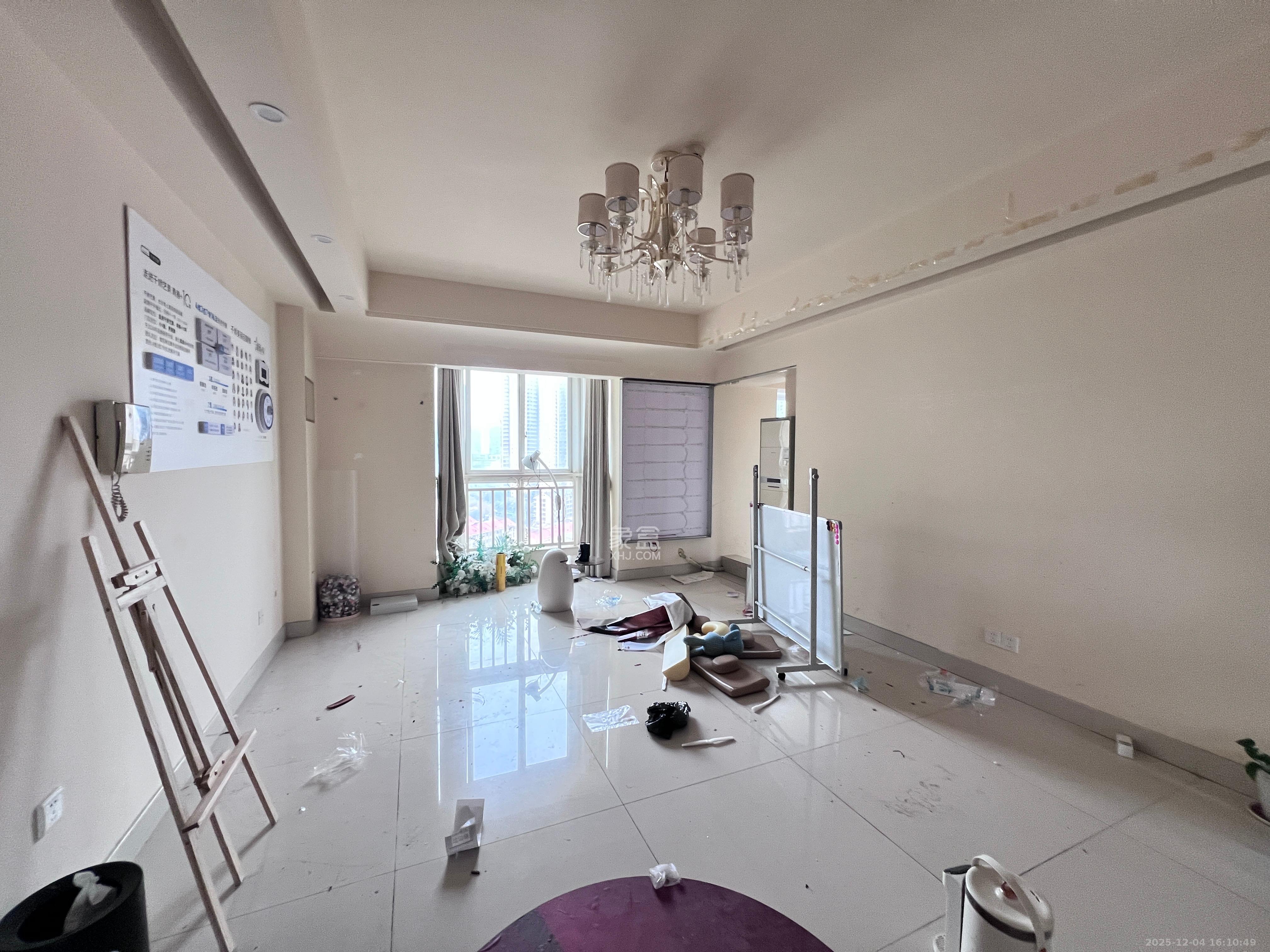 先锋水韵花都  3室2厅1卫    2700.0元/月