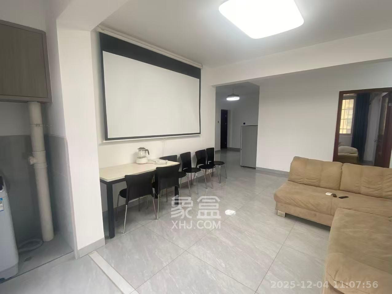 星城新宇川河苑  3室2厅1卫    2300.0元/月