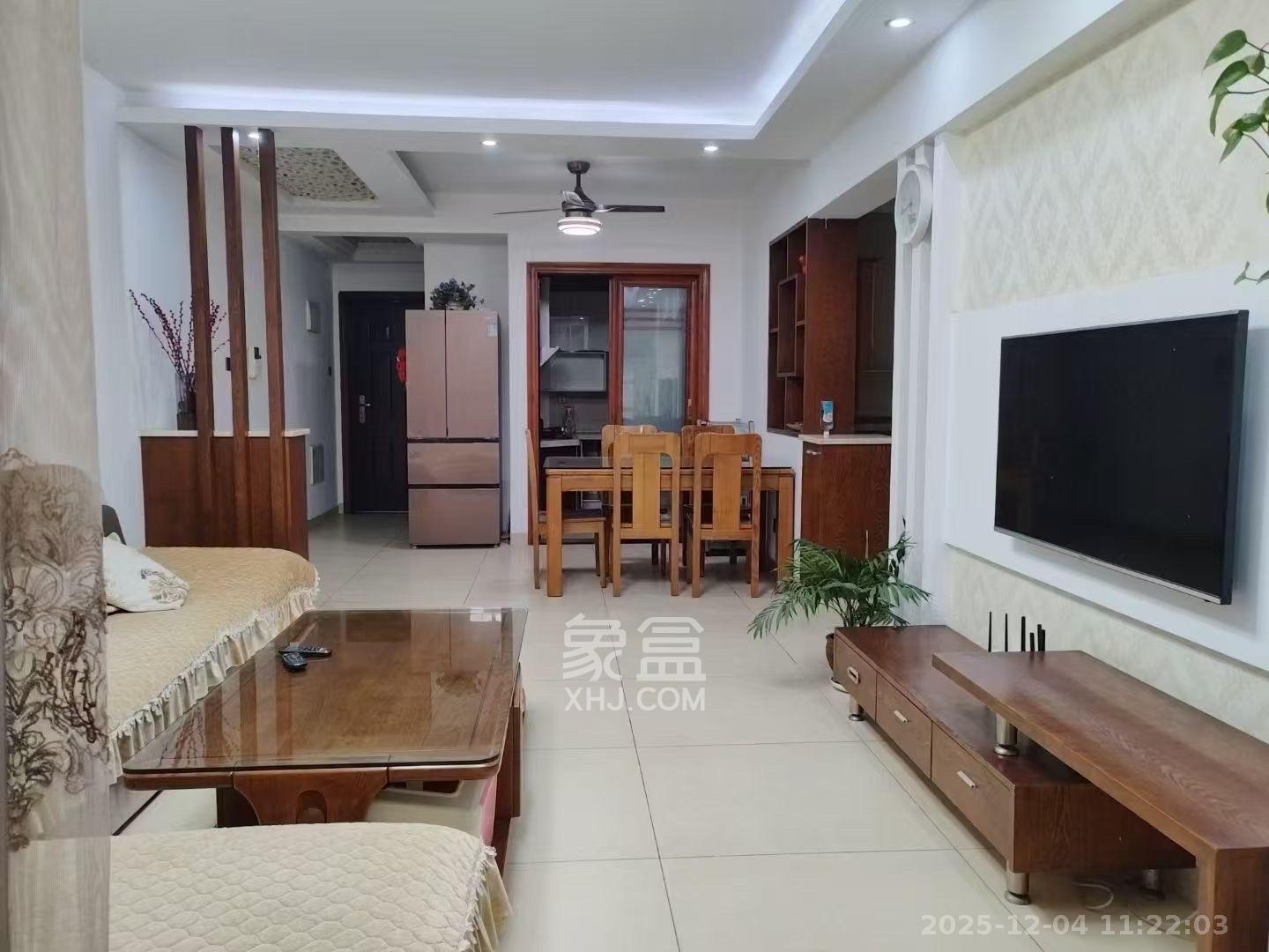 华润凤凰城三期  1室2厅1卫    2300.0元/月室内图