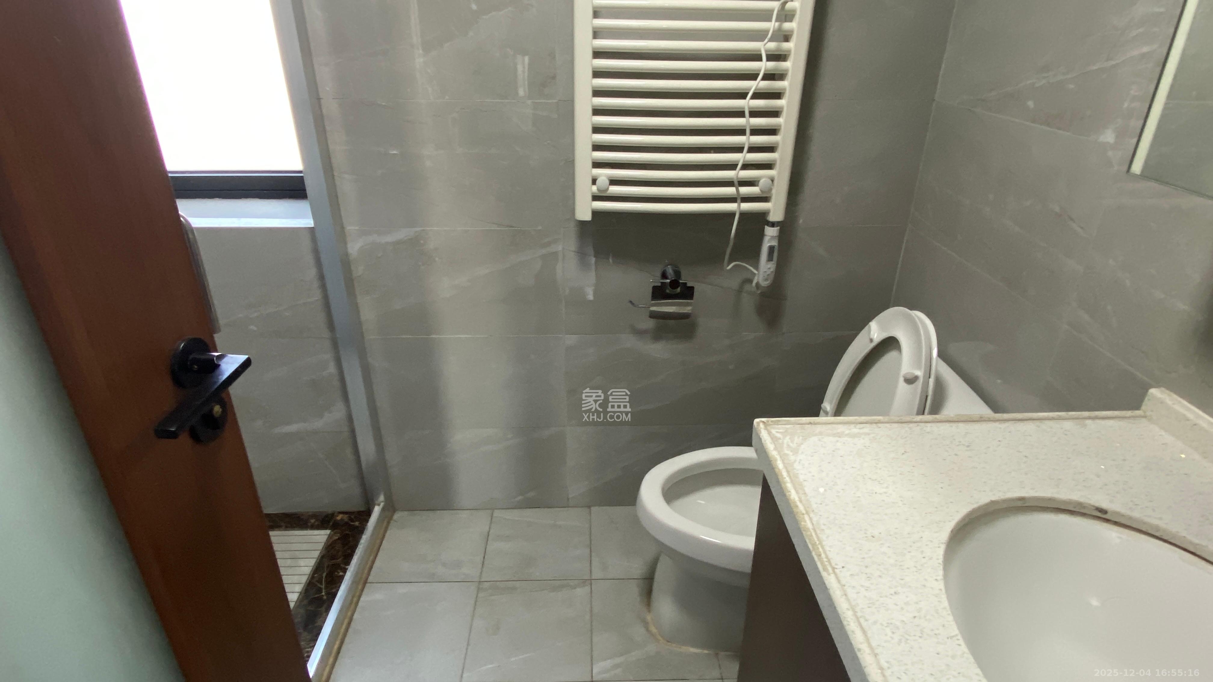 绿地长沙城际空间站（绿地新里佳苑）  4室1厅2卫    3500.0元/月室内图