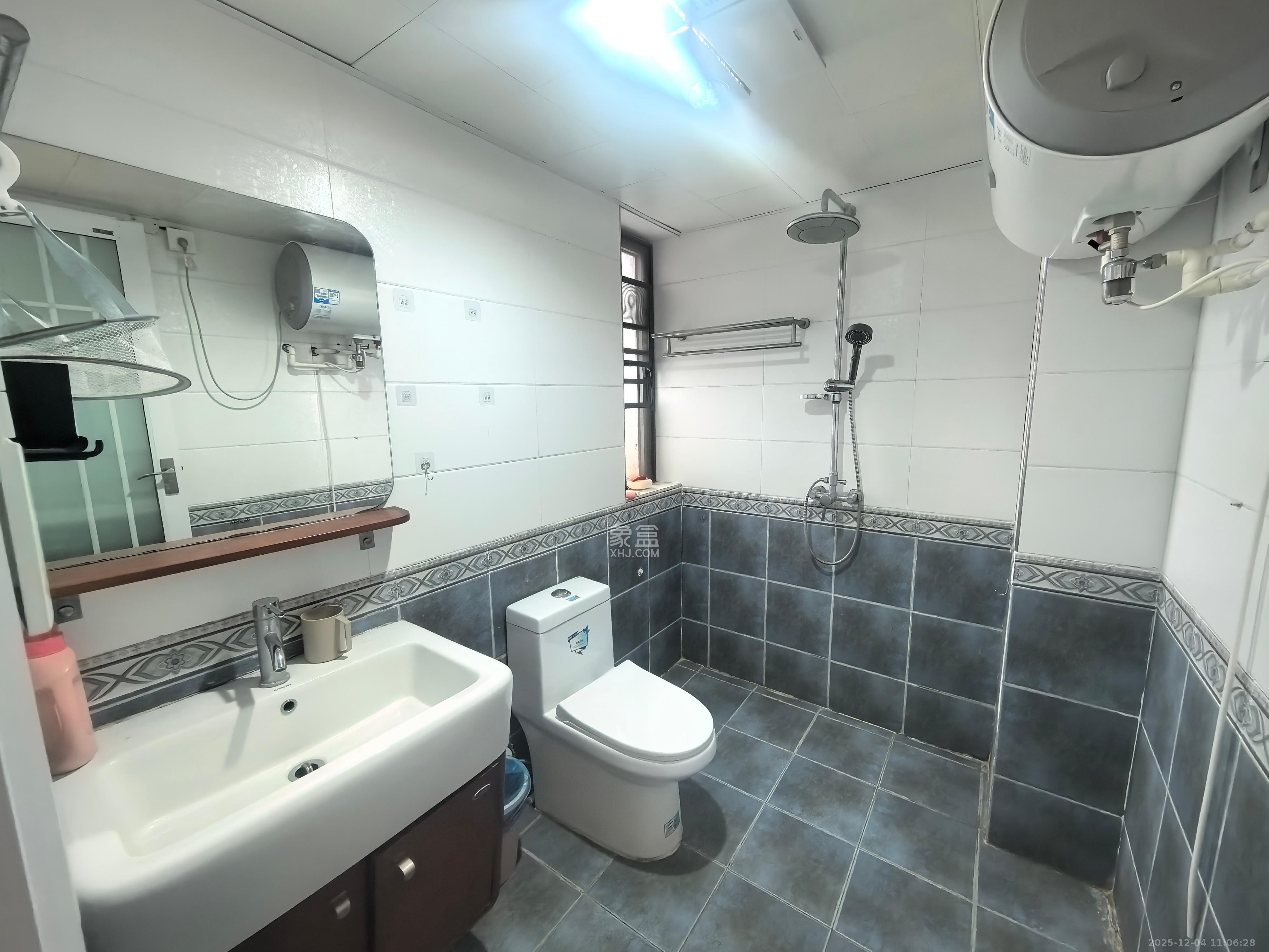 上海城小区  3室1厅1卫    2100.0元/月室内图