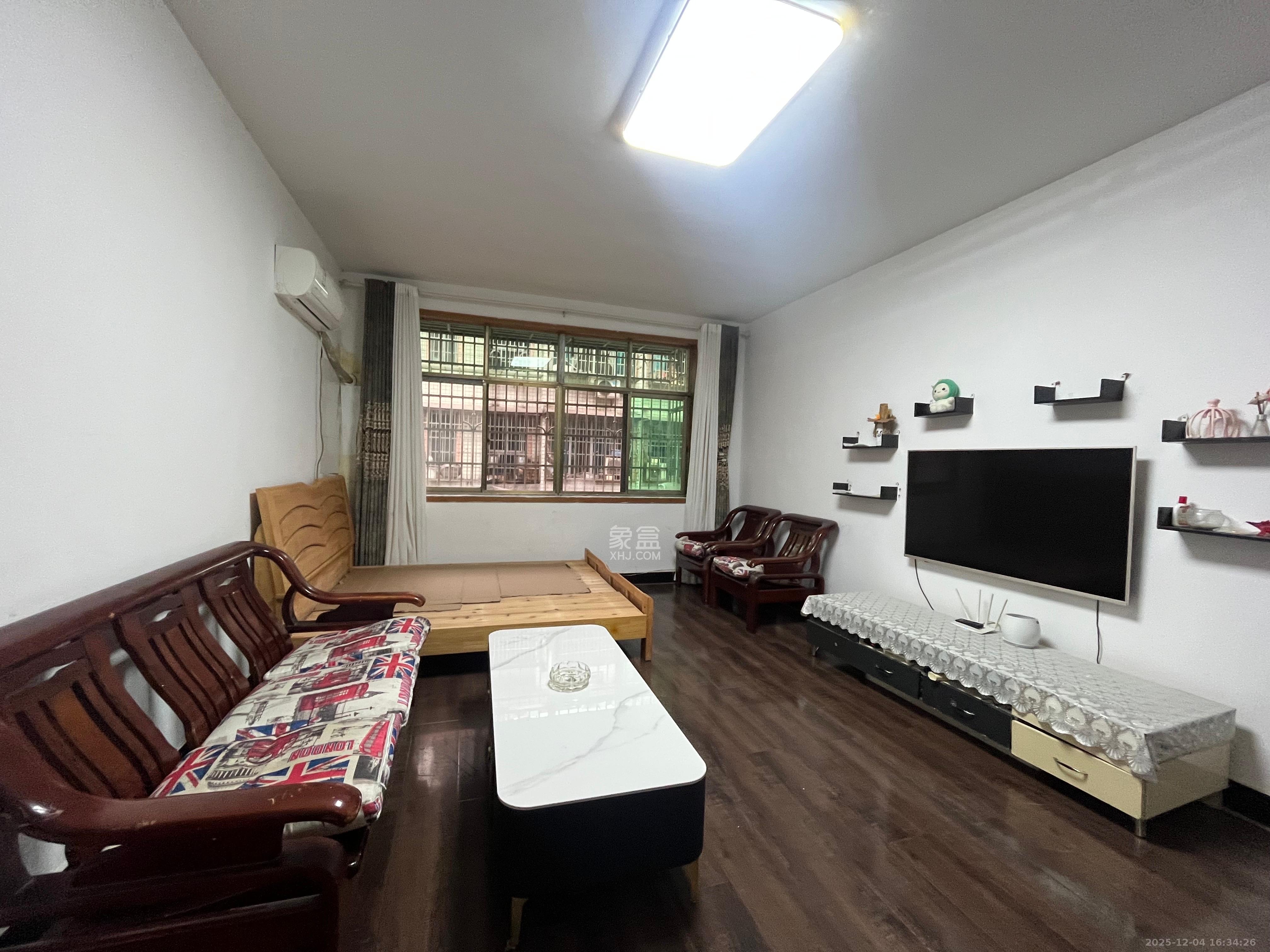 火炬村  1室2厅1卫    1800.0元/月