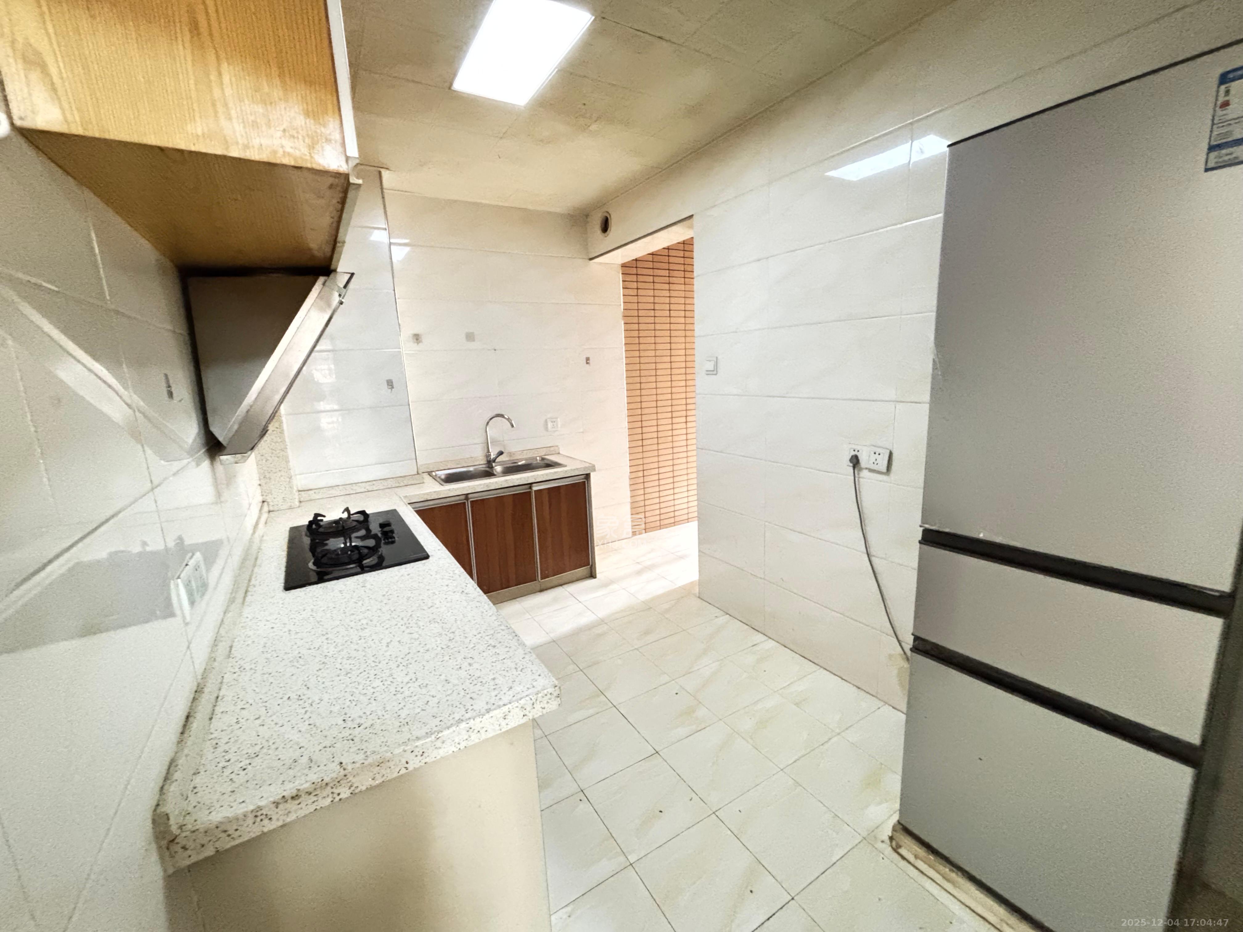 和润园一、二期 3室2厅1卫 2000.0元/月 和润园一、二期 3室2厅1卫 2000.0元/月室内图