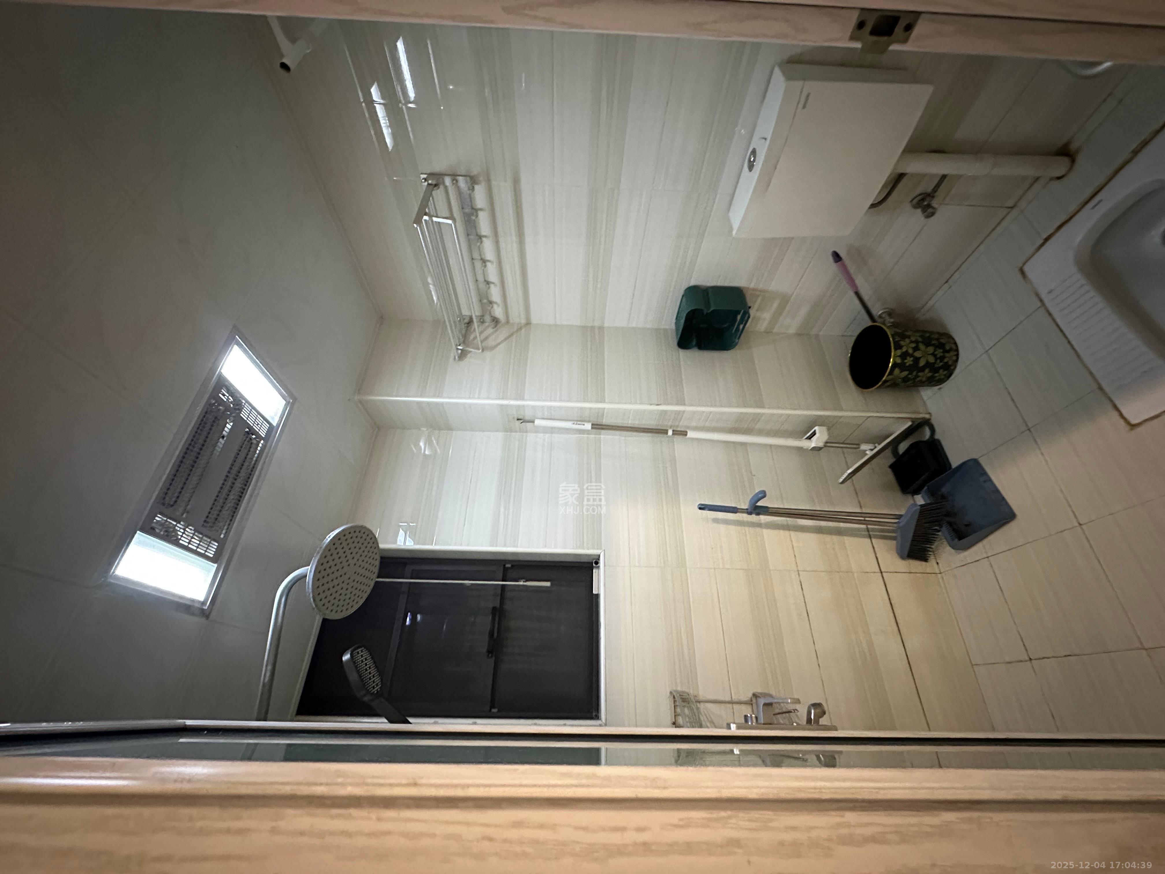 华润置地广场一期 1室1厅1卫 2100.0元/月 华润置地广场一期 1室1厅1卫 2100.0元/月室内图