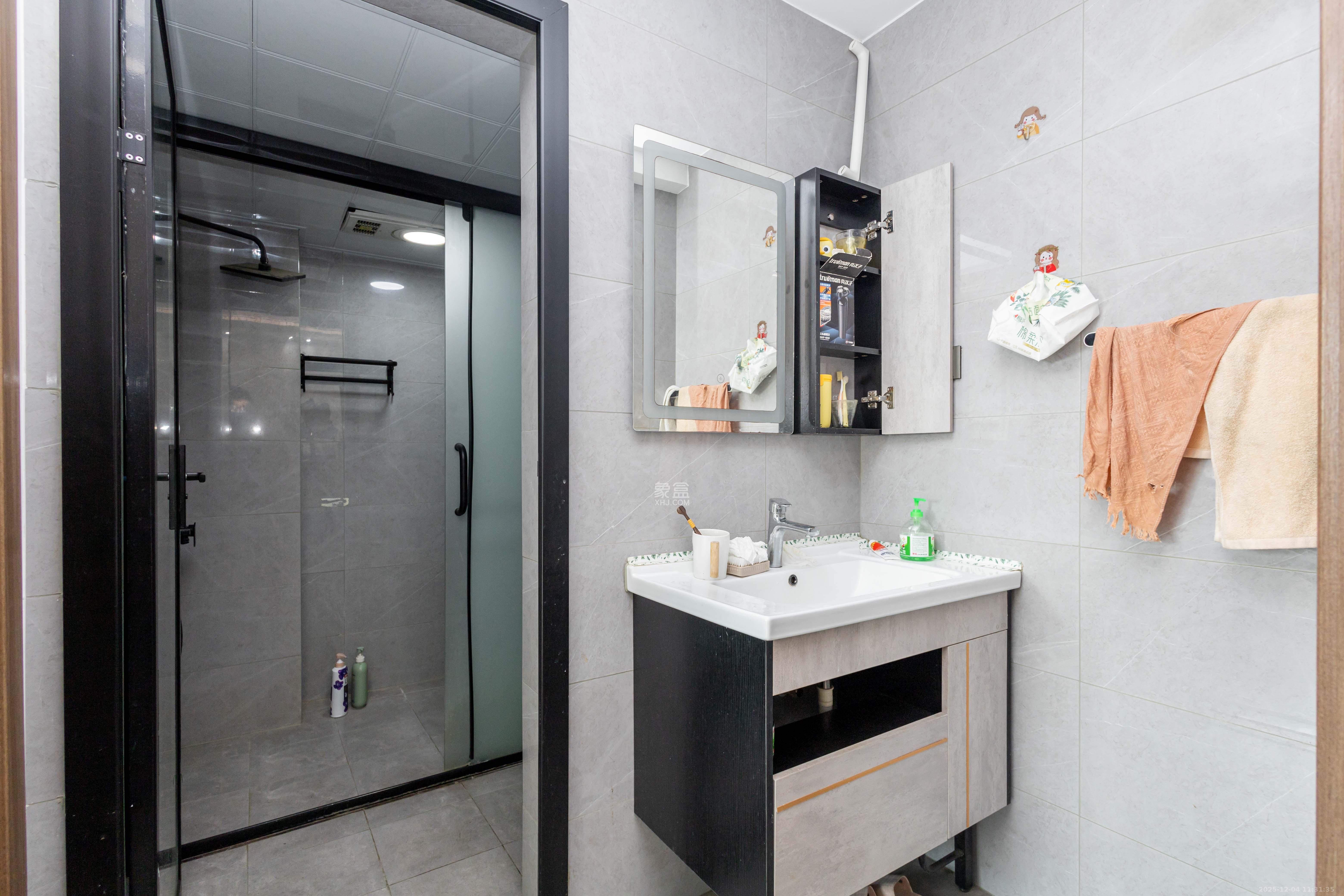 辉宏橄榄城  3室2厅1卫    52.8万卫生间