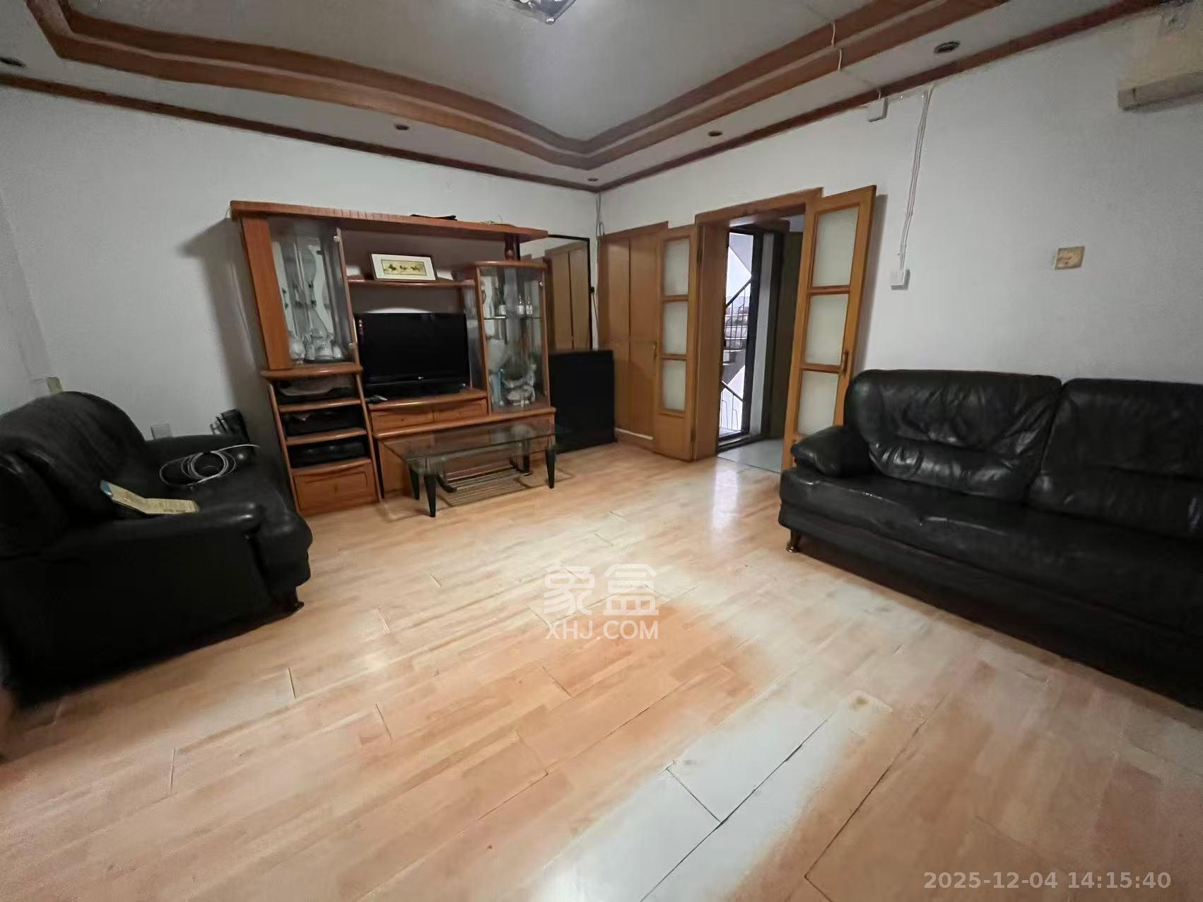 民主东街散盘  2室2厅1卫    2000.0元/月