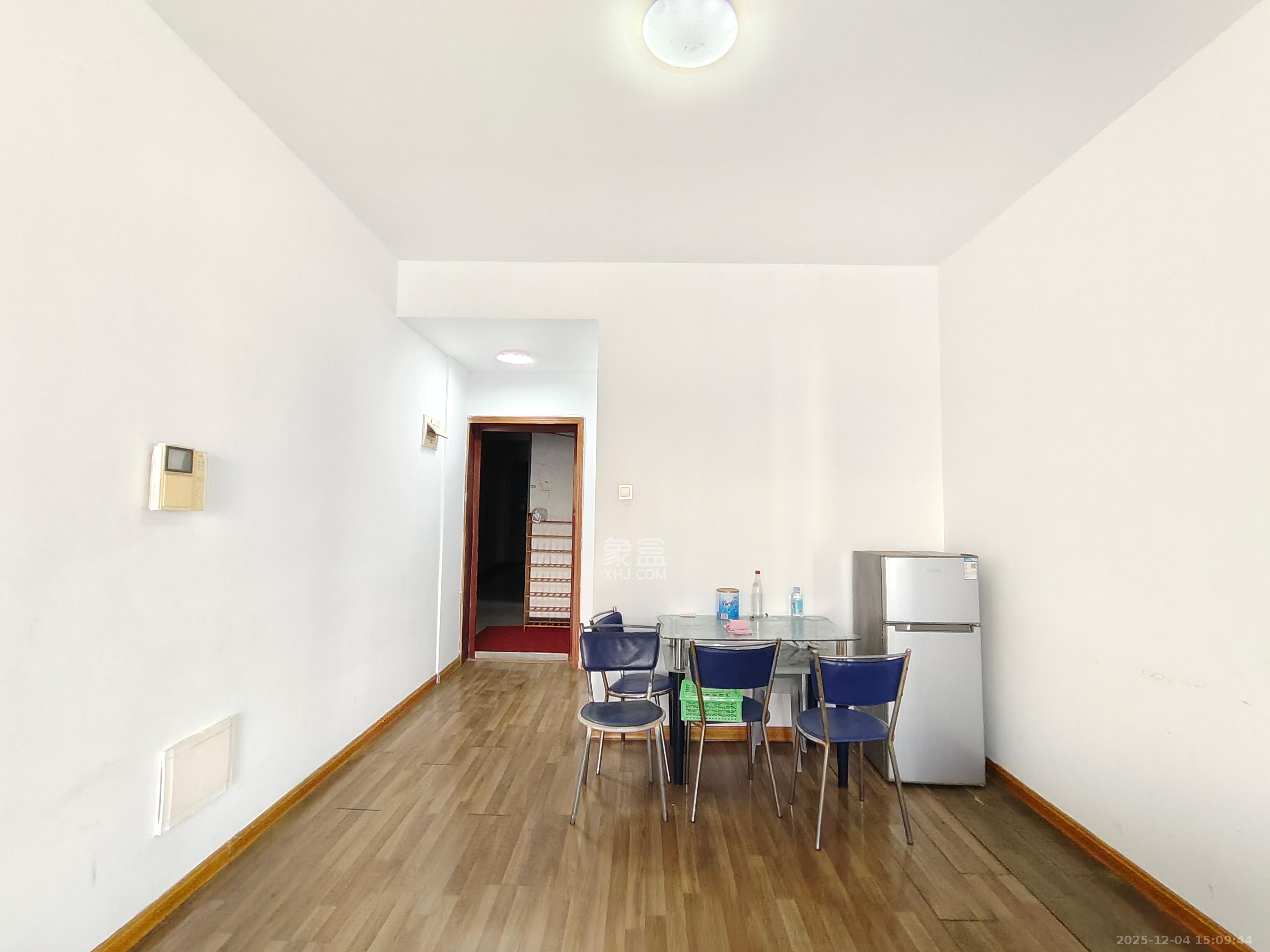 银港水晶城 2室1厅1卫 1900.0元/月 银港水晶城 2室1厅1卫 1900.0元/月室内图