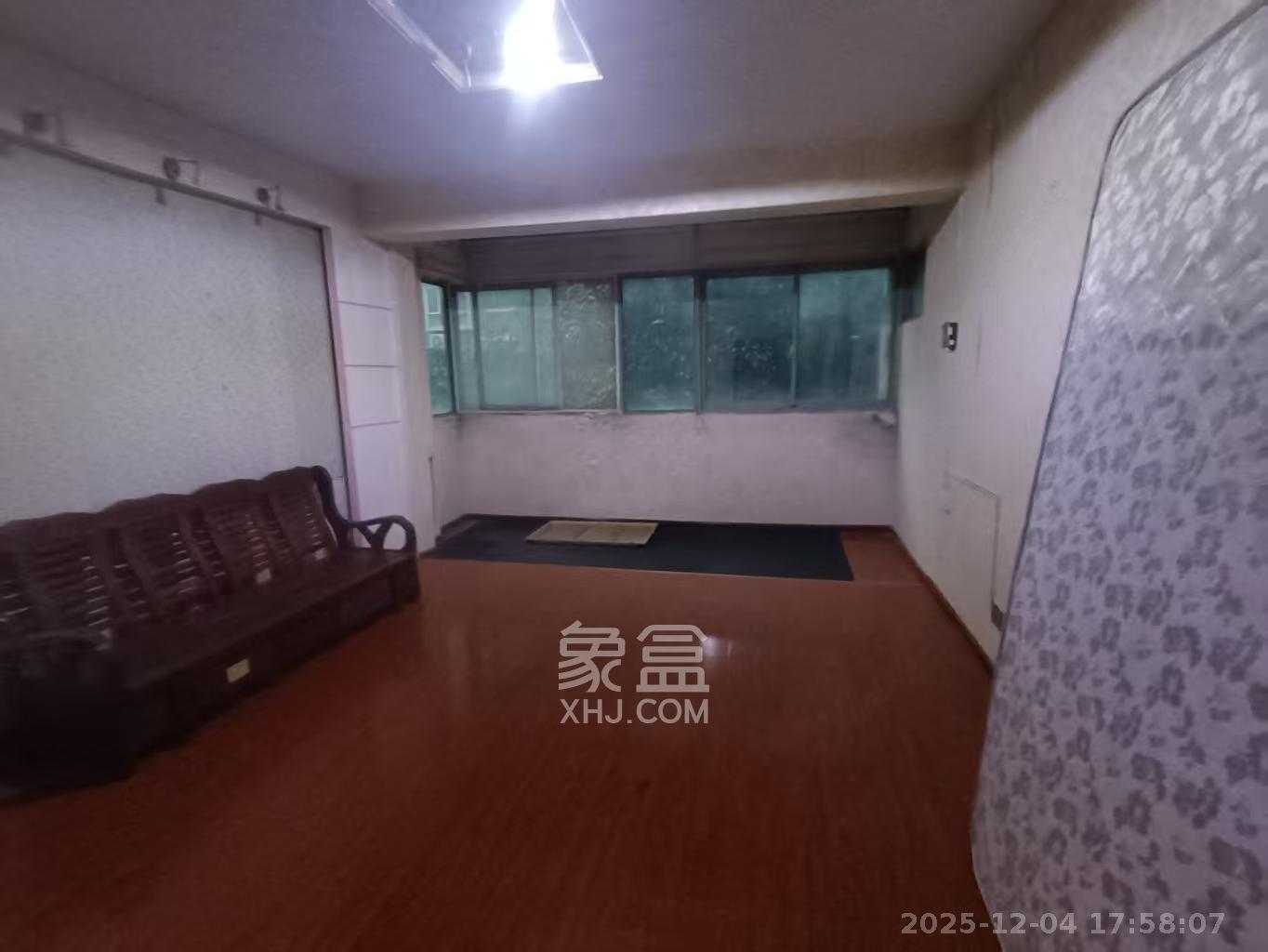 富景园  1室2厅1卫    1900.0元/月室内图1