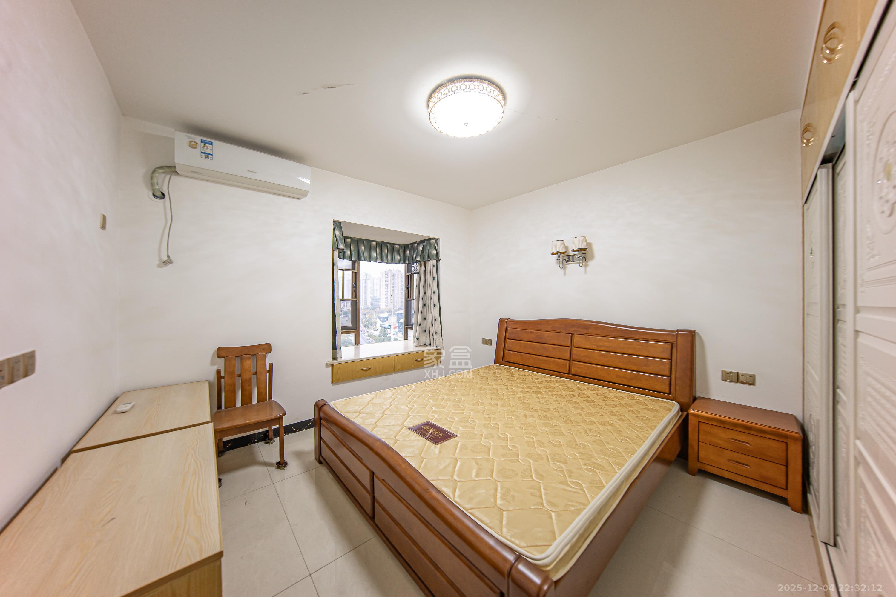 江山帝景哈佛  3室2厅1卫    68.0万卧室