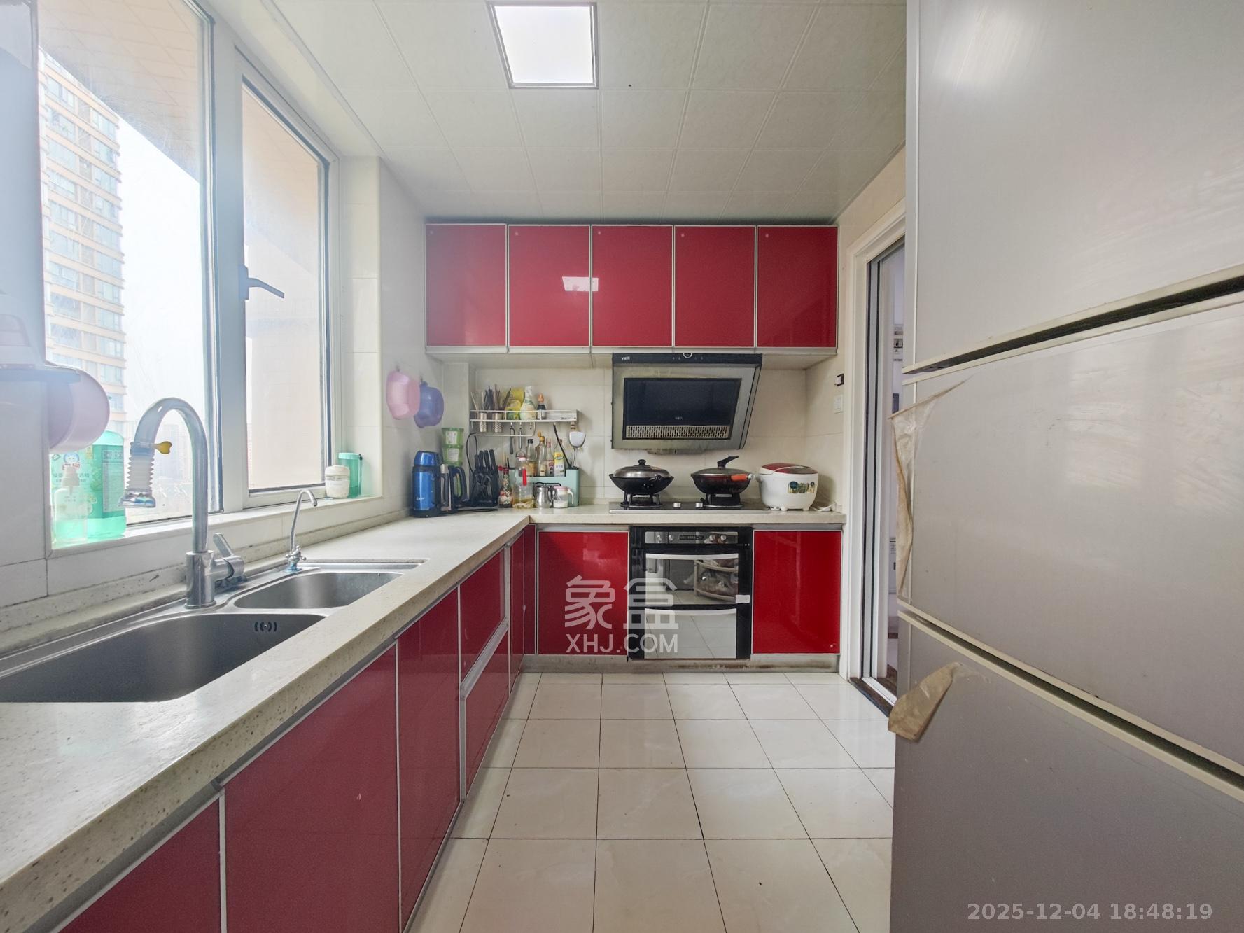 五矿万境水岸一期（万境水岸嘉苑）  3室2厅2卫    158.0万厨房