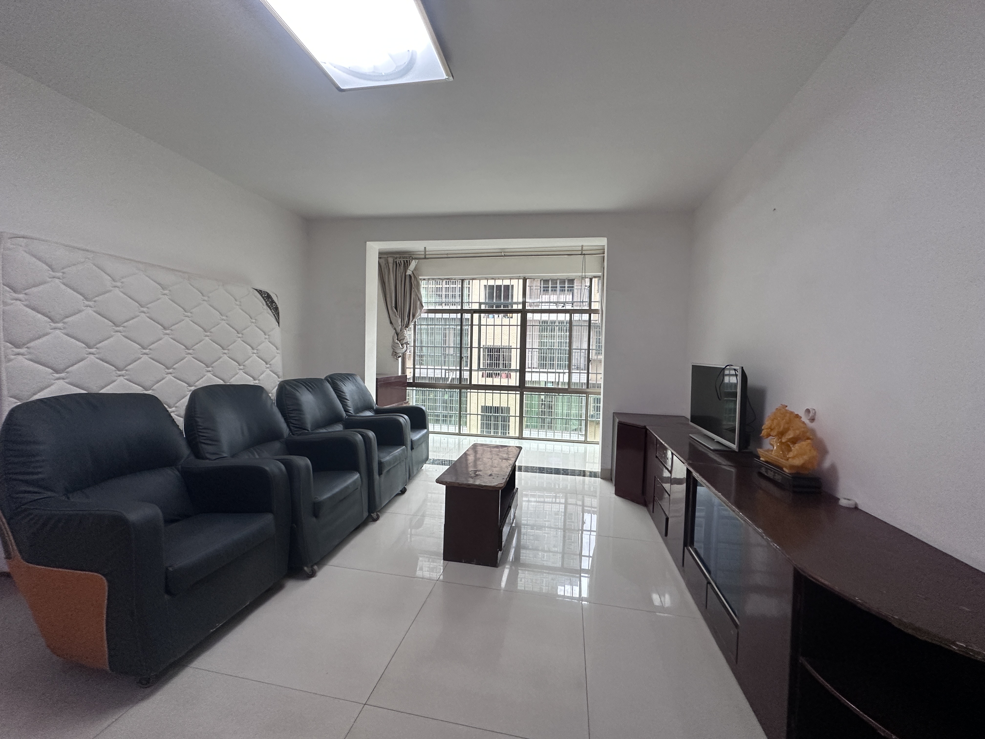 长湖小区 3室2厅1卫 1000.0元/月 长湖小区 3室2厅1卫 1000.0元/月室内图