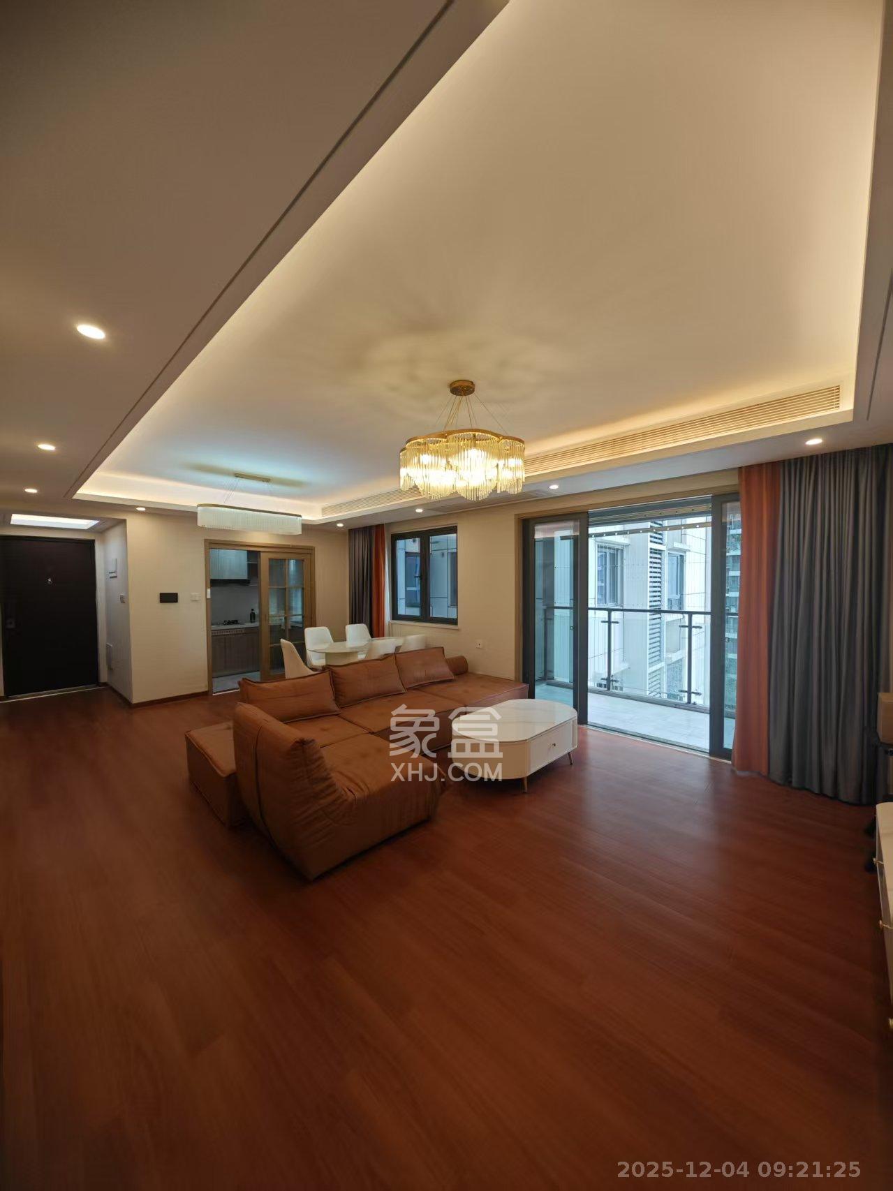 清控湖山雅居南区  4室2厅2卫    3000.0元/月