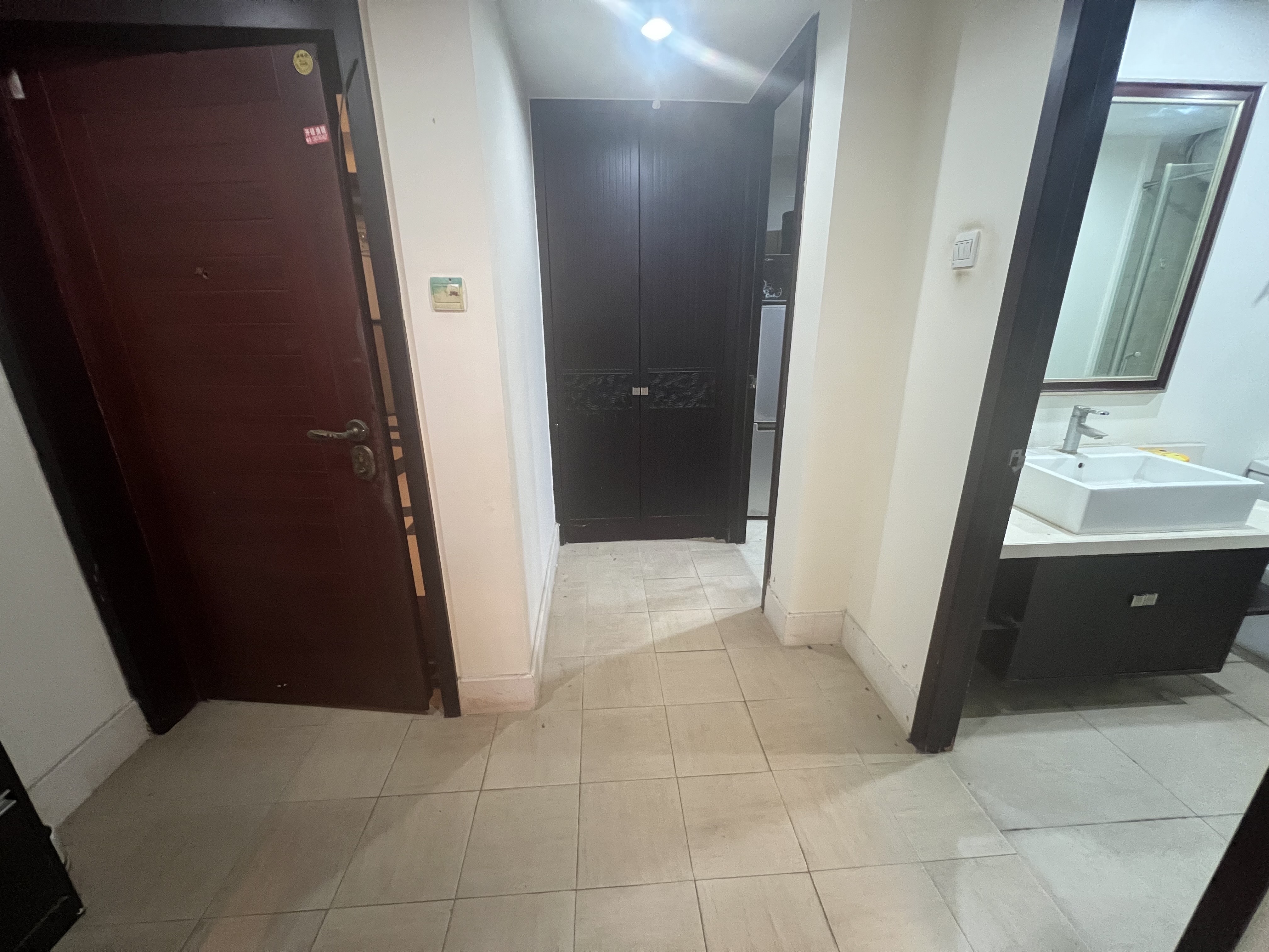 宝华海景 1室2厅1卫 120.0万 宝华海景 1室2厅1卫 120.0万客厅