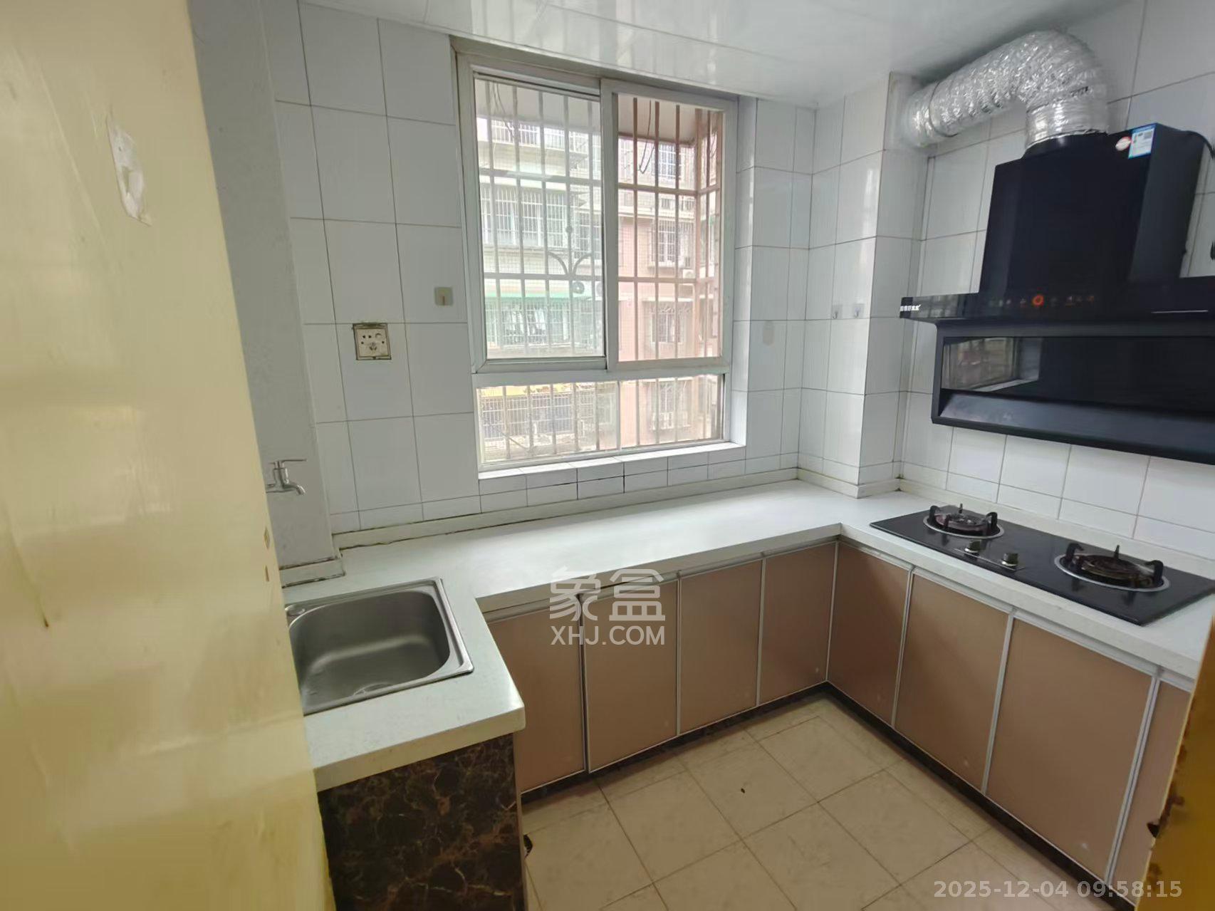 德政园  2室2厅1卫    1600.0元/月室内图