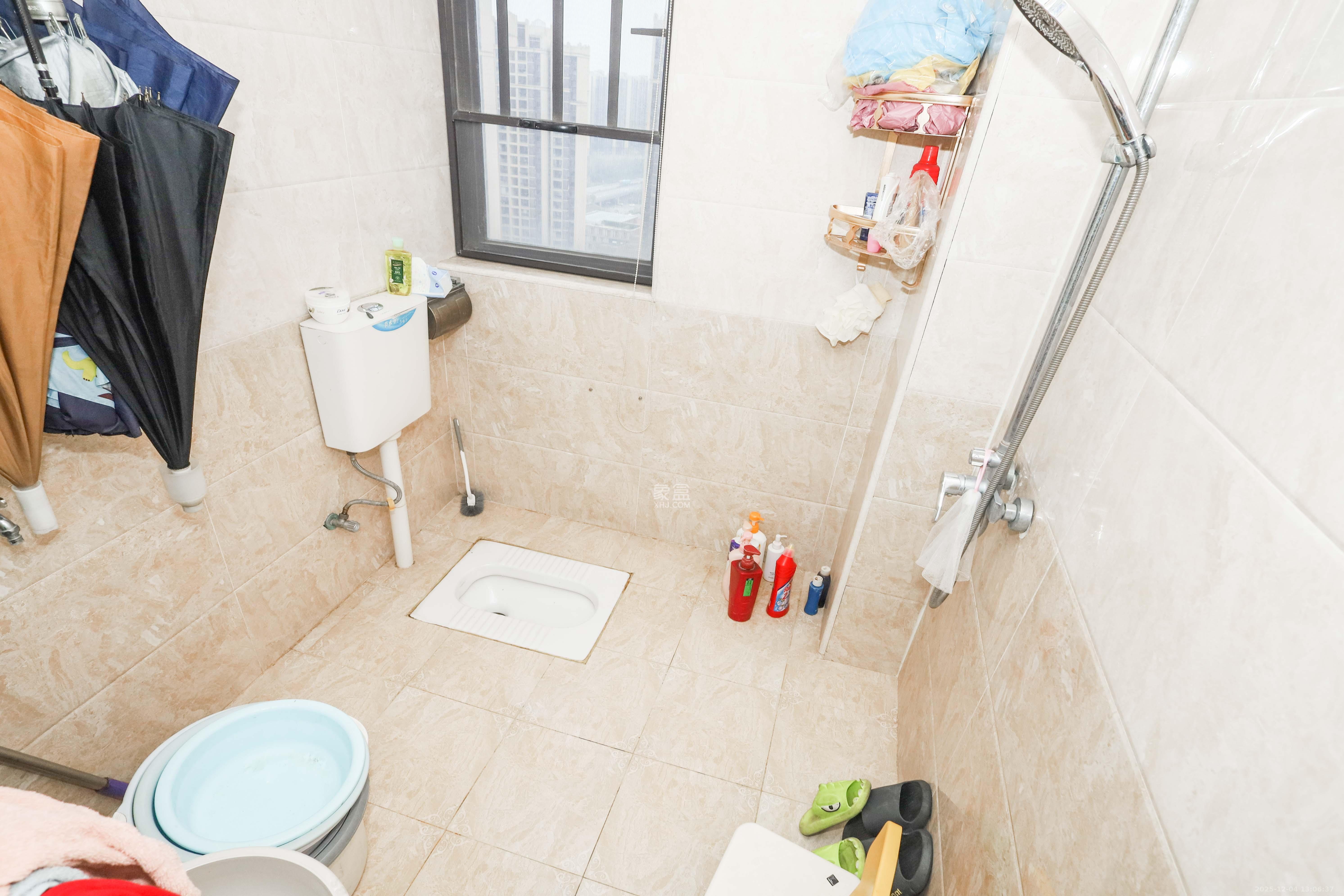 梅溪鑫苑名家 3室2厅1卫 96.8万 梅溪鑫苑名家 3室2厅1卫 96.8万卫生间