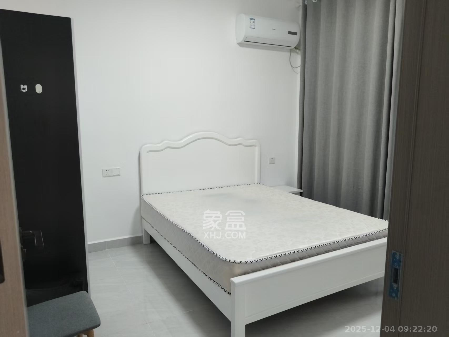 蓝光雍锦半岛  3室2厅2卫    3500.0元/月室内图