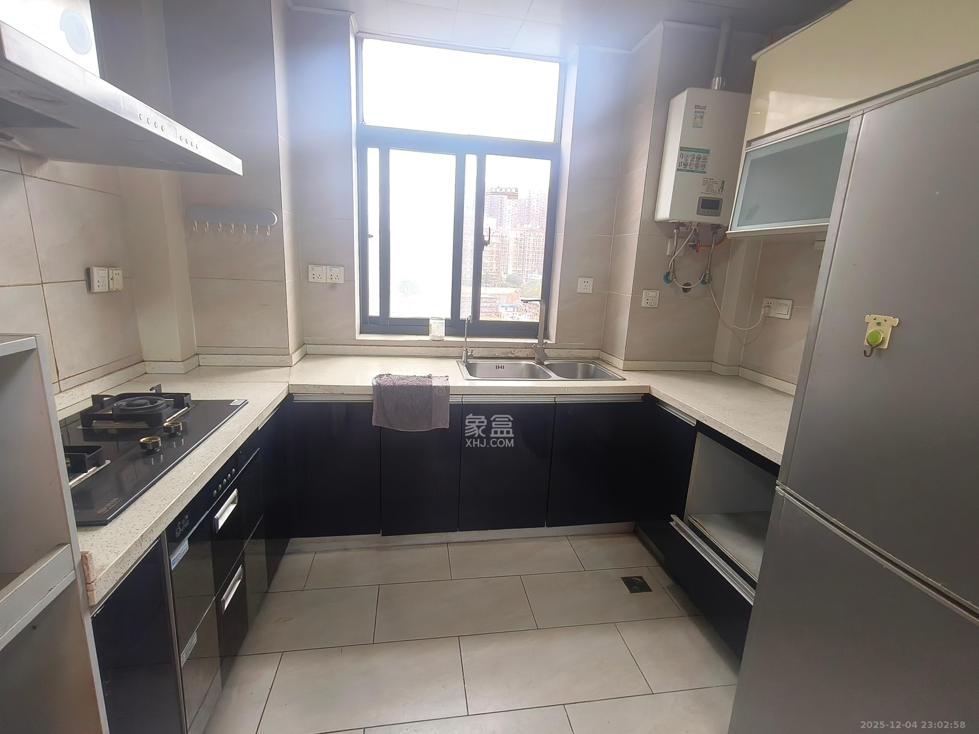 恒盛世家  3室2厅1卫    2300.0元/月室内图