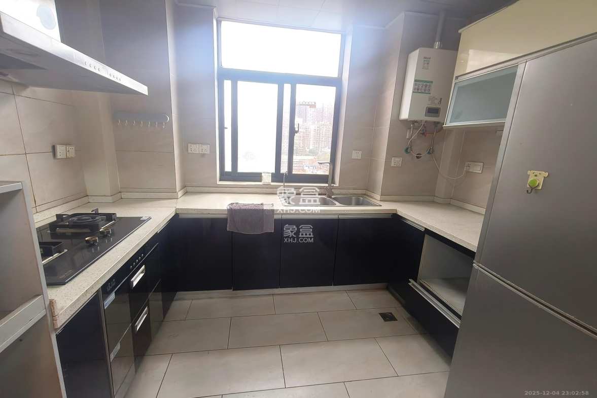 恒盛世家 3室2厅1卫 2300.0元/月 恒盛世家 3室2厅1卫 2300.0元/月室内图