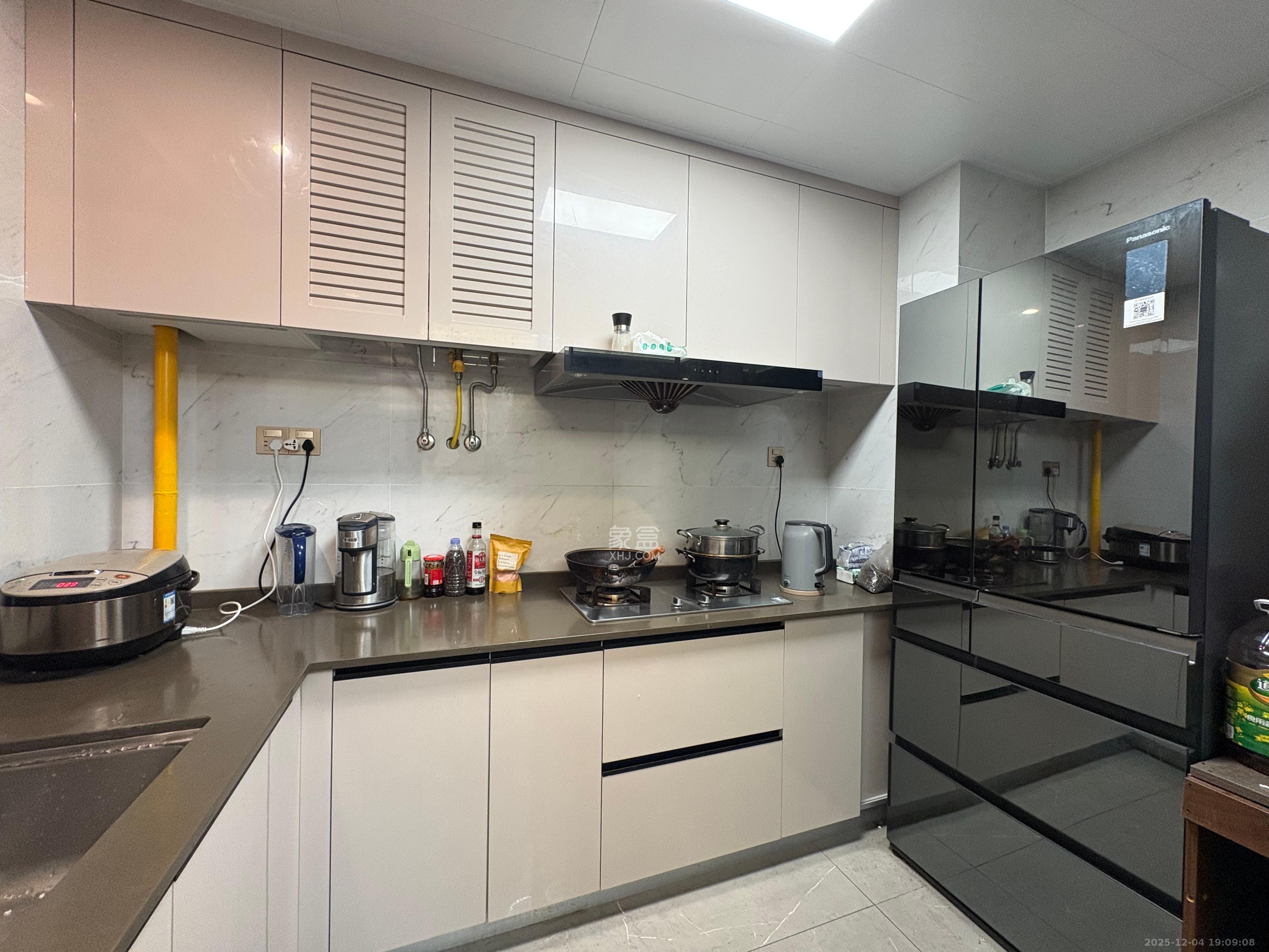 龙湖江与城 4室2厅2卫 3600.0元/月 龙湖江与城 4室2厅2卫 3600.0元/月室内图