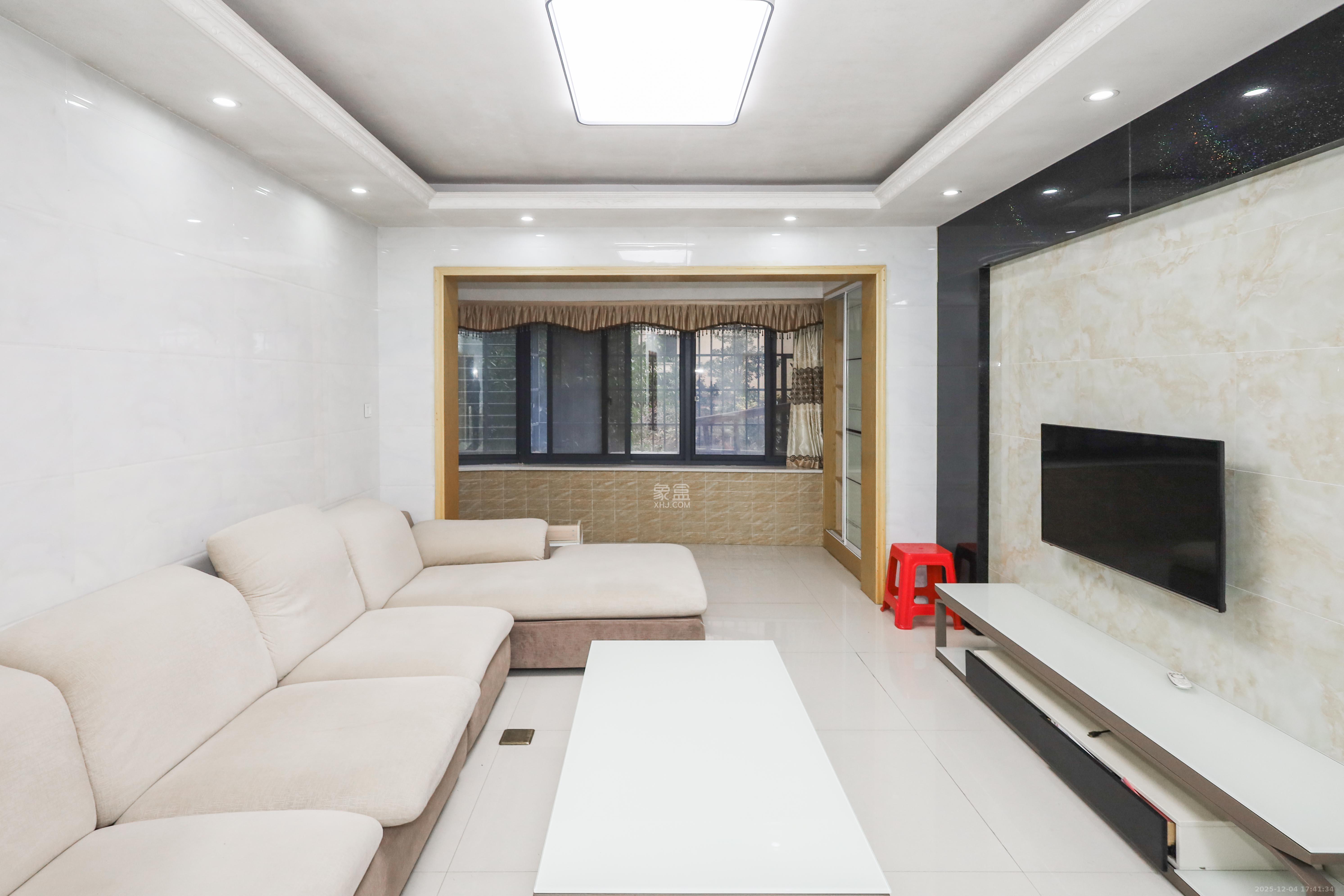 保利麓谷林语C区  2室2厅1卫    66.8万