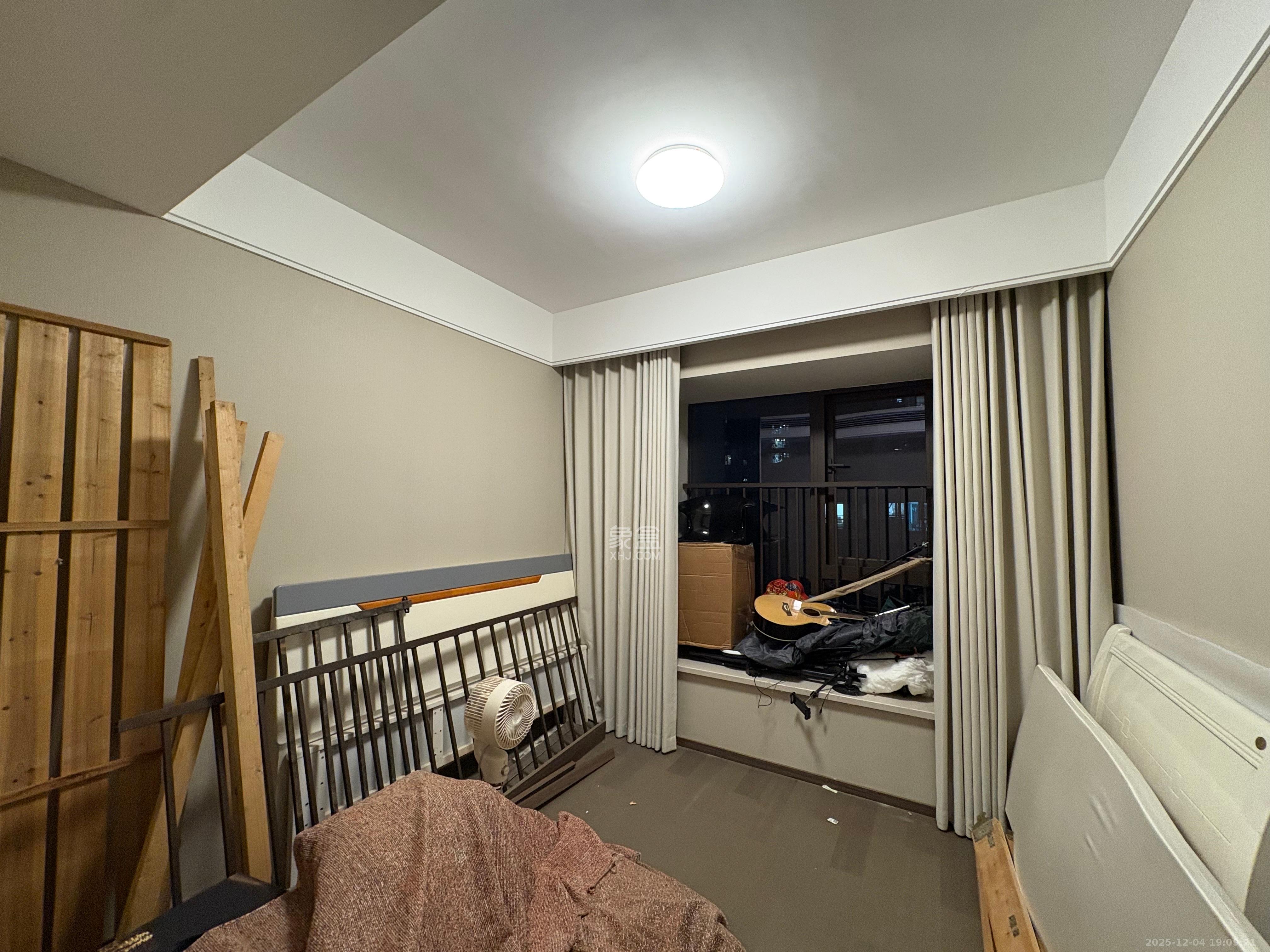 龙湖江与城  4室2厅2卫    3600.0元/月室内图