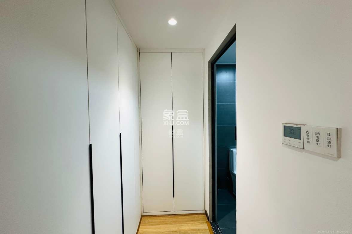 建发央著 4室2厅2卫 4800.0元/月 建发央著 4室2厅2卫 4800.0元/月室内图