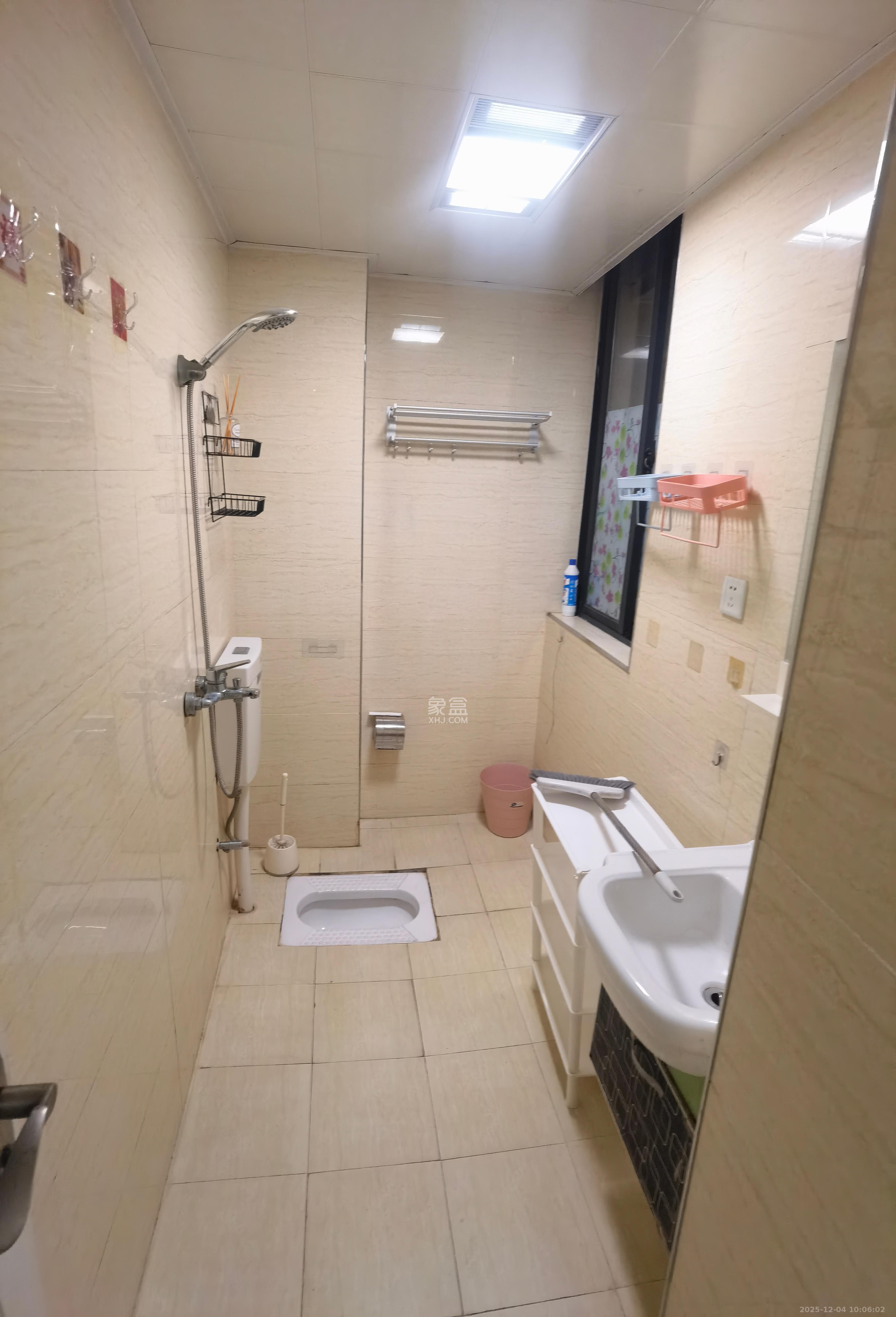 百纳广场(百纳公寓) 2室1厅1卫 2000.0元/月 百纳广场(百纳公寓) 2室1厅1卫 2000.0元/月室内图