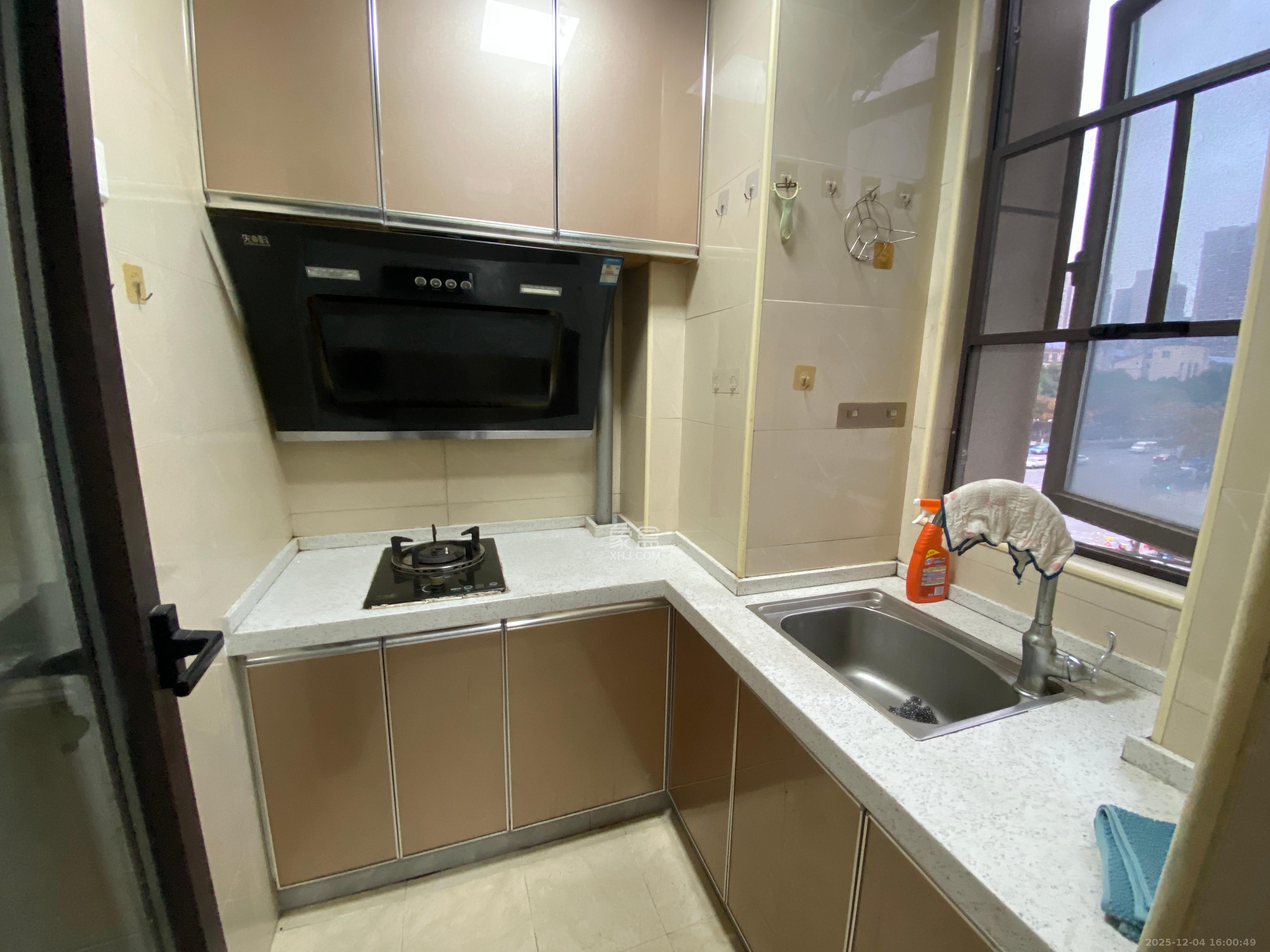 国泰九龙湾 1室1厅1卫 1400.0元/月 国泰九龙湾 1室1厅1卫 1400.0元/月室内图