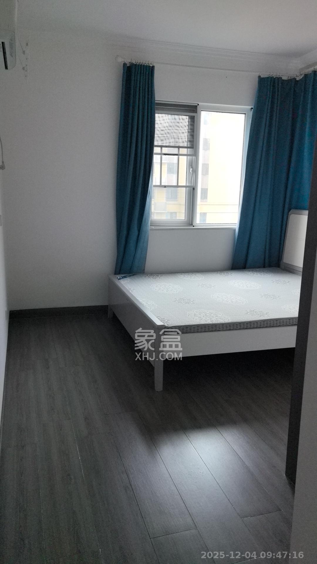 保利香槟国际  3室2厅2卫    2000.0元/月室内图