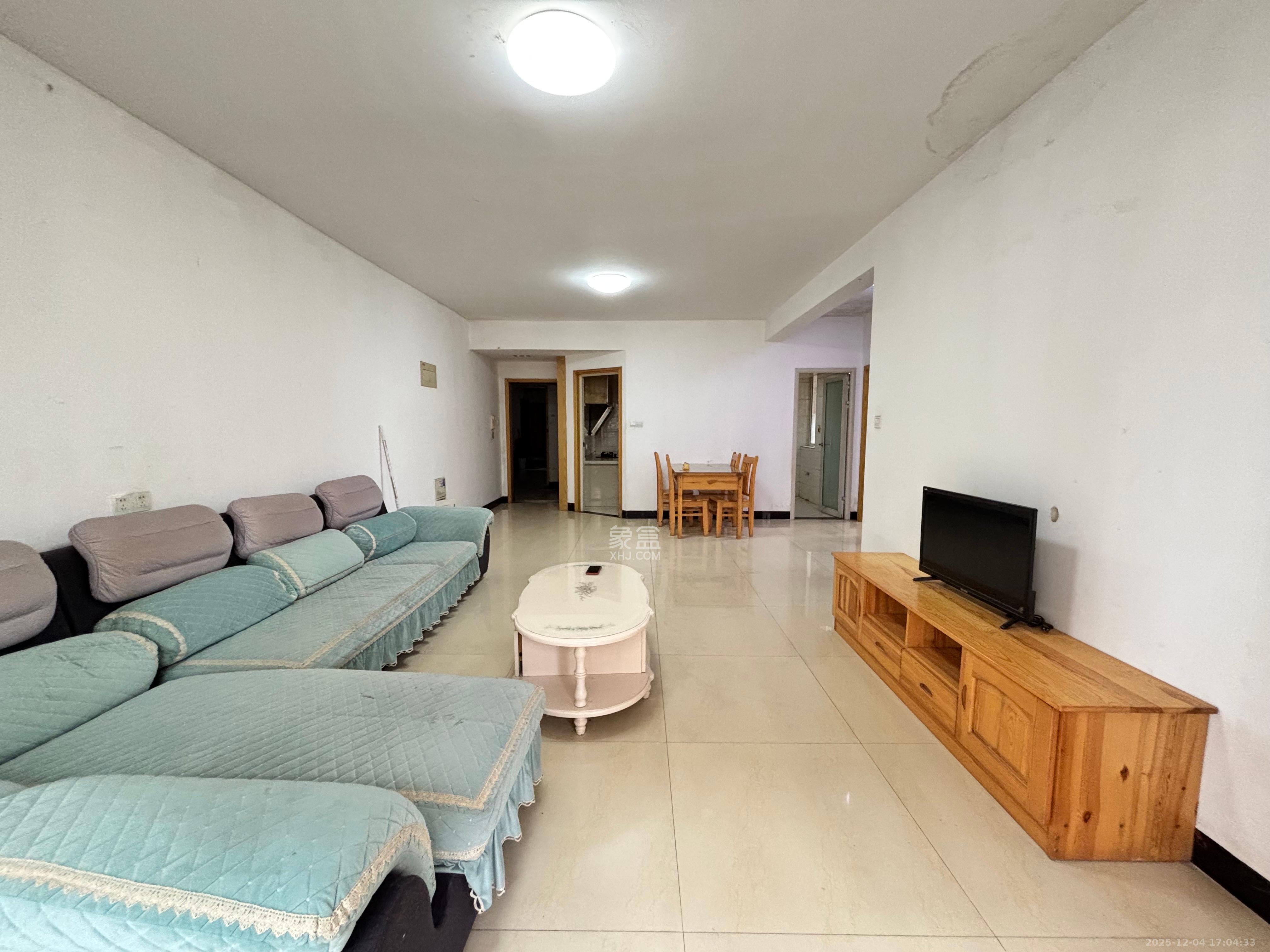 和润园一、二期 3室2厅1卫 2000.0元/月 和润园一、二期 3室2厅1卫 2000.0元/月室内图