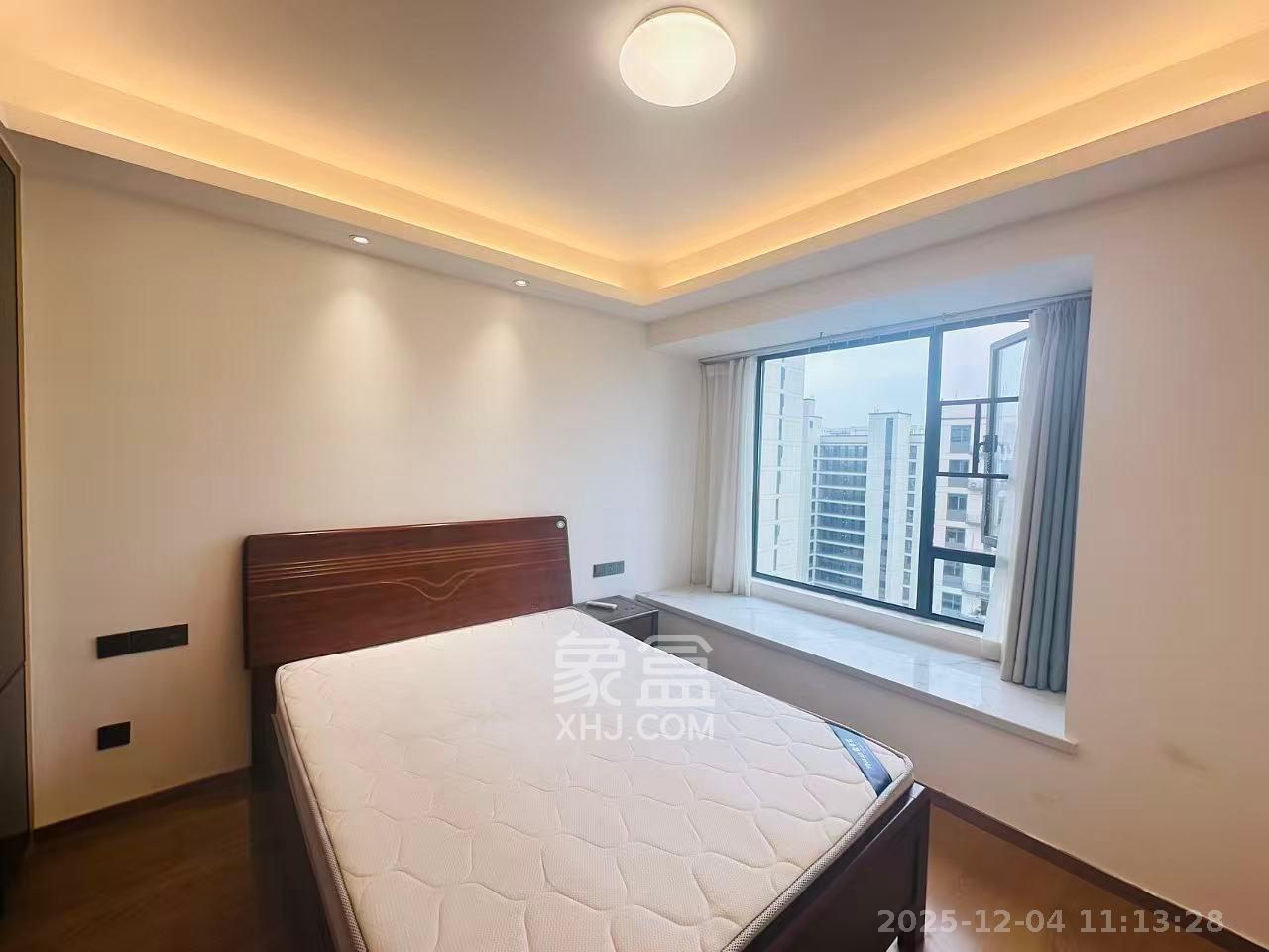 旭辉雨花郡  3室2厅2卫    3900.0元/月