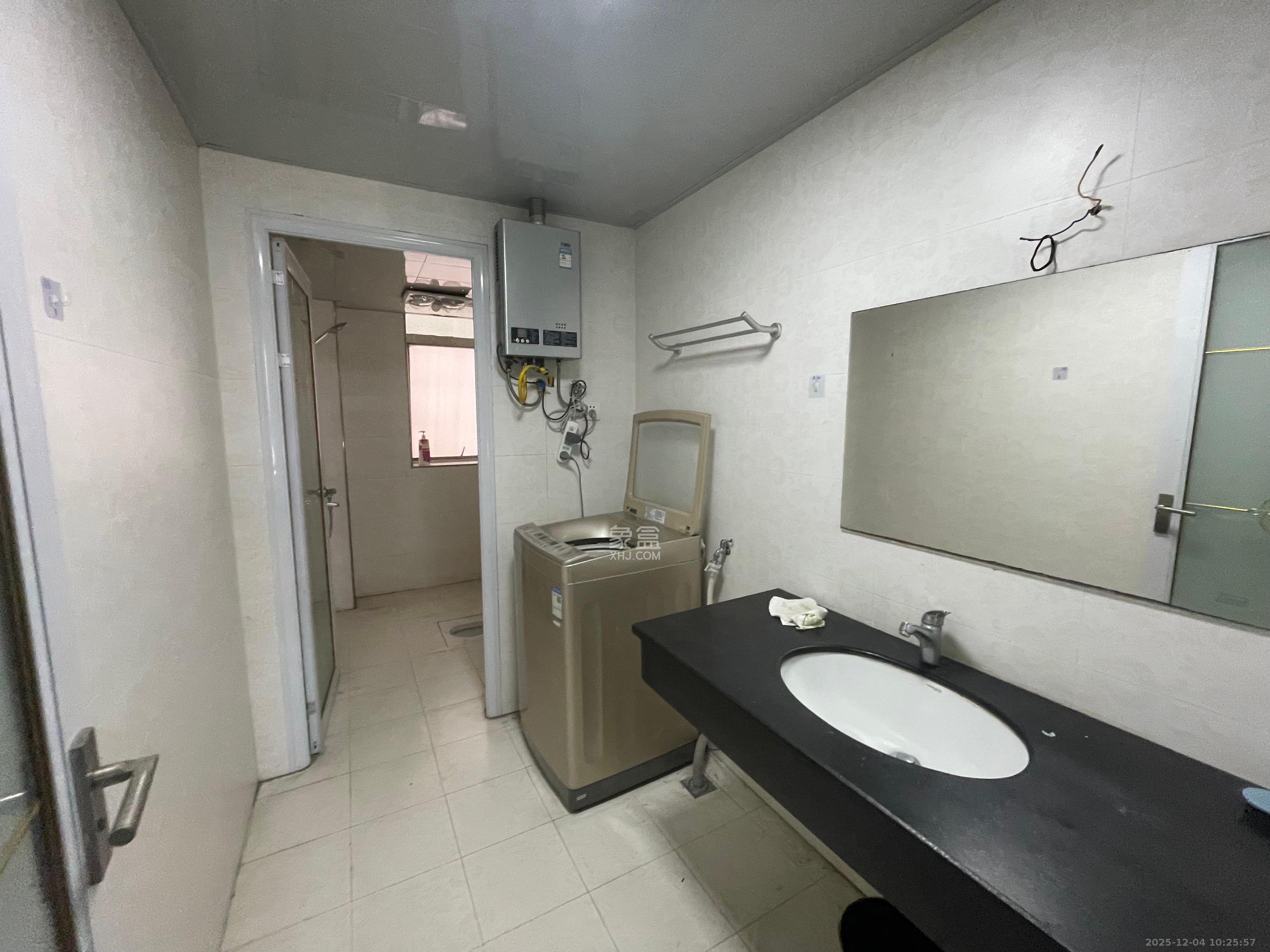 湘绣城  3室2厅2卫    1680.0元/月室内图