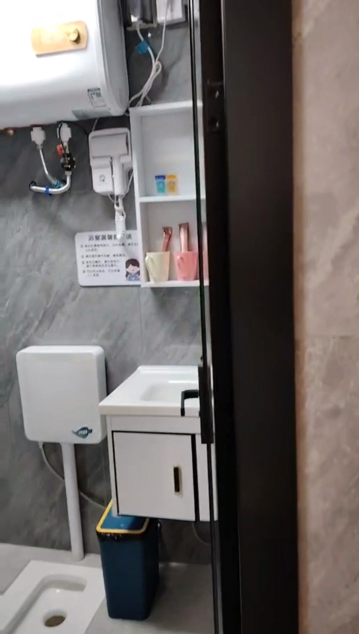 金领国际 1室1厅1卫 1200.0元/月 金领国际 1室1厅1卫 1200.0元/月室内图