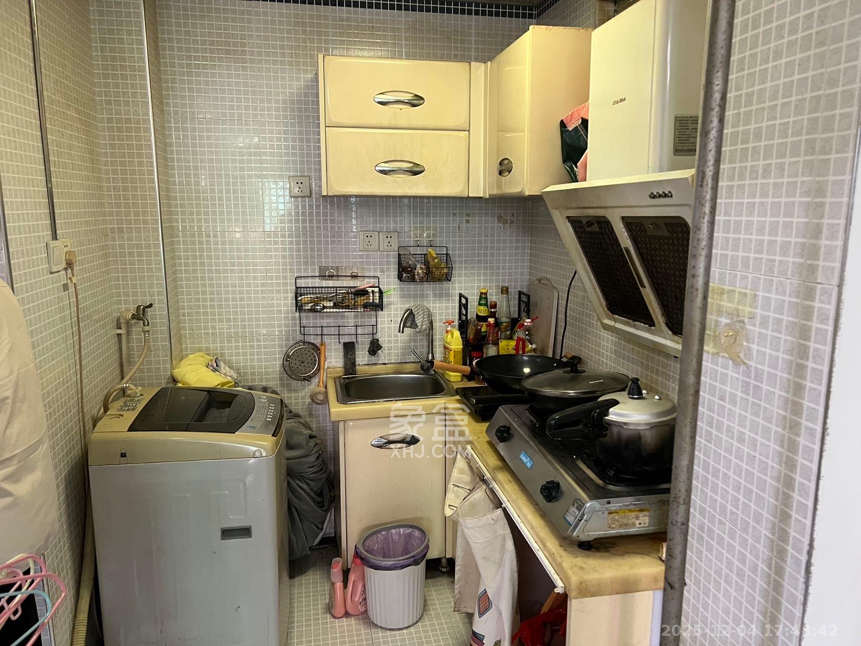 QQ生活馆 1室1厅1卫 1500.0元/月 QQ生活馆 1室1厅1卫 1500.0元/月室内图