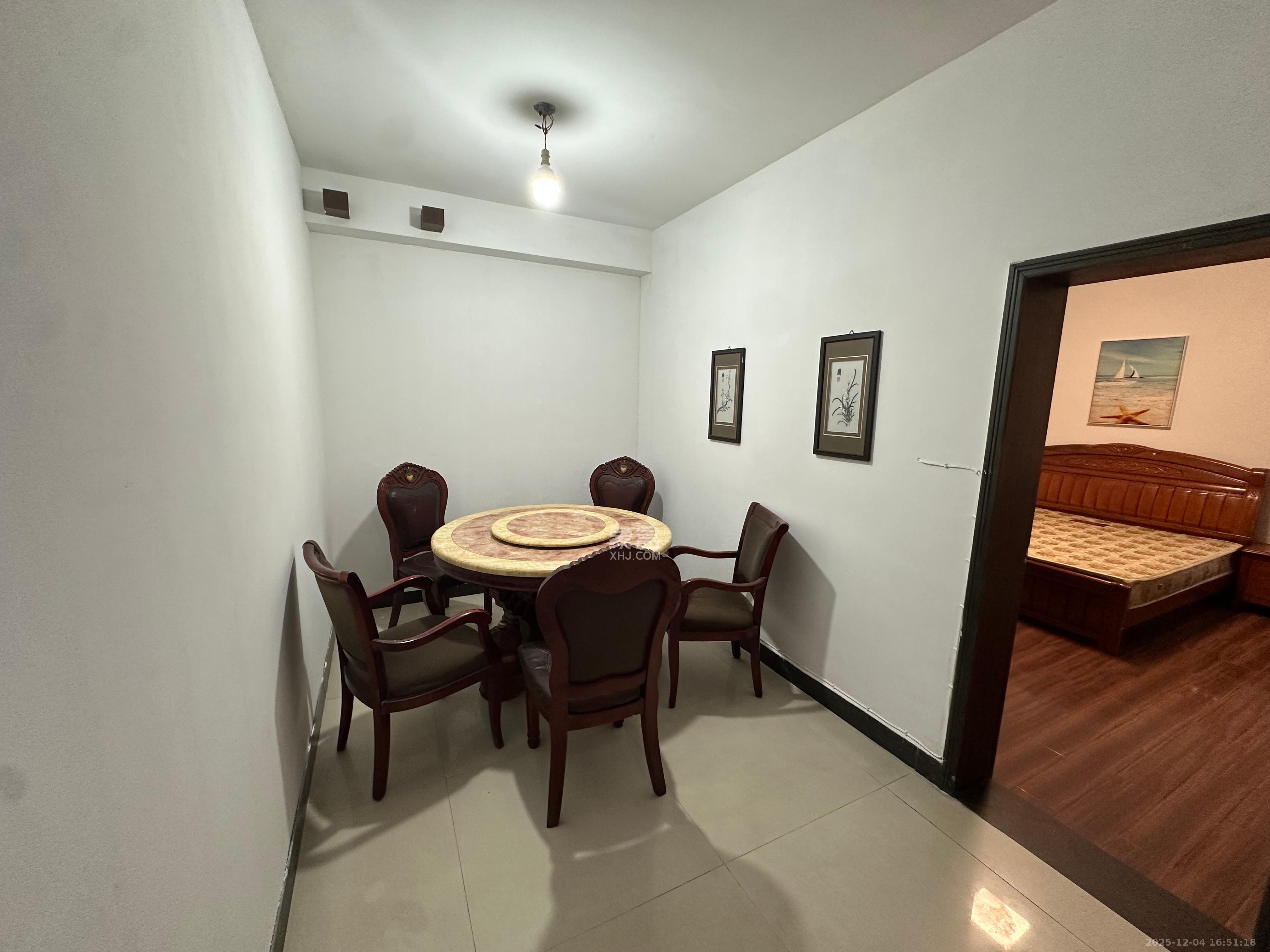 雄海花园 2室1厅1卫 2000.0元/月 雄海花园 2室1厅1卫 2000.0元/月室内图