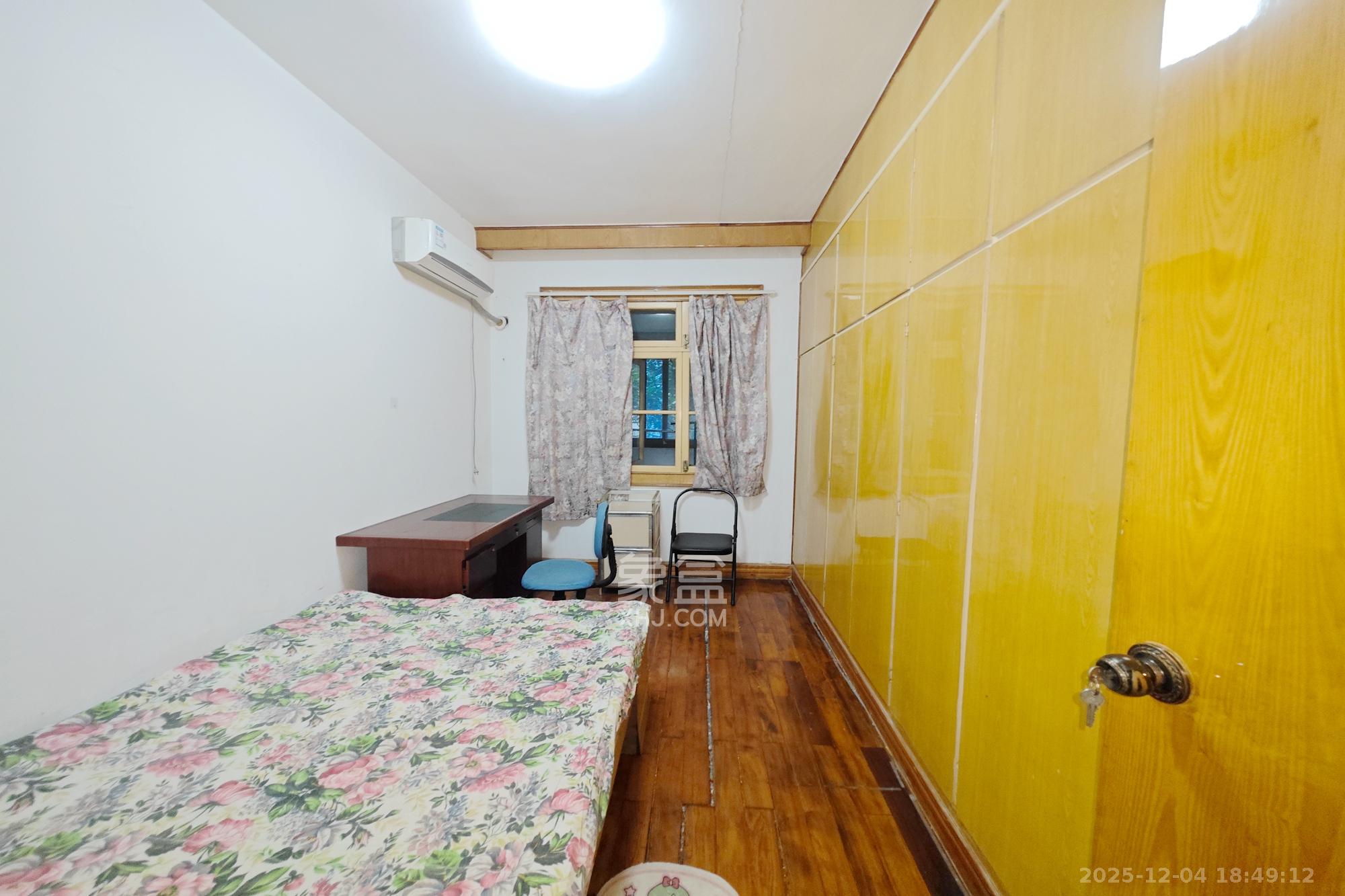 金叶公寓（原省烟草公司宿舍）  3室2厅1卫    83.0万卧室