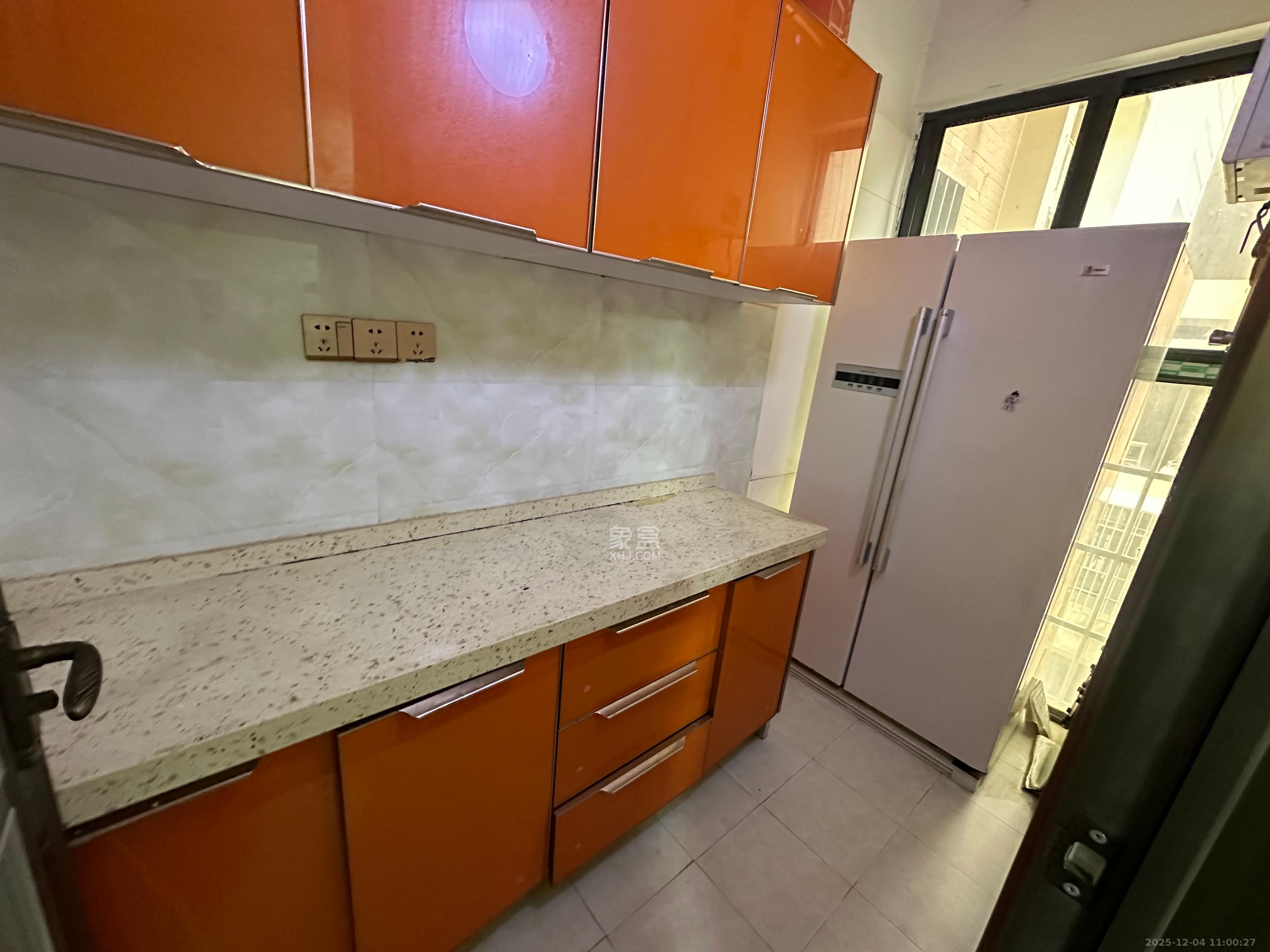 山水新城 2室2厅1卫 1700.0元/月 山水新城 2室2厅1卫 1700.0元/月室内图