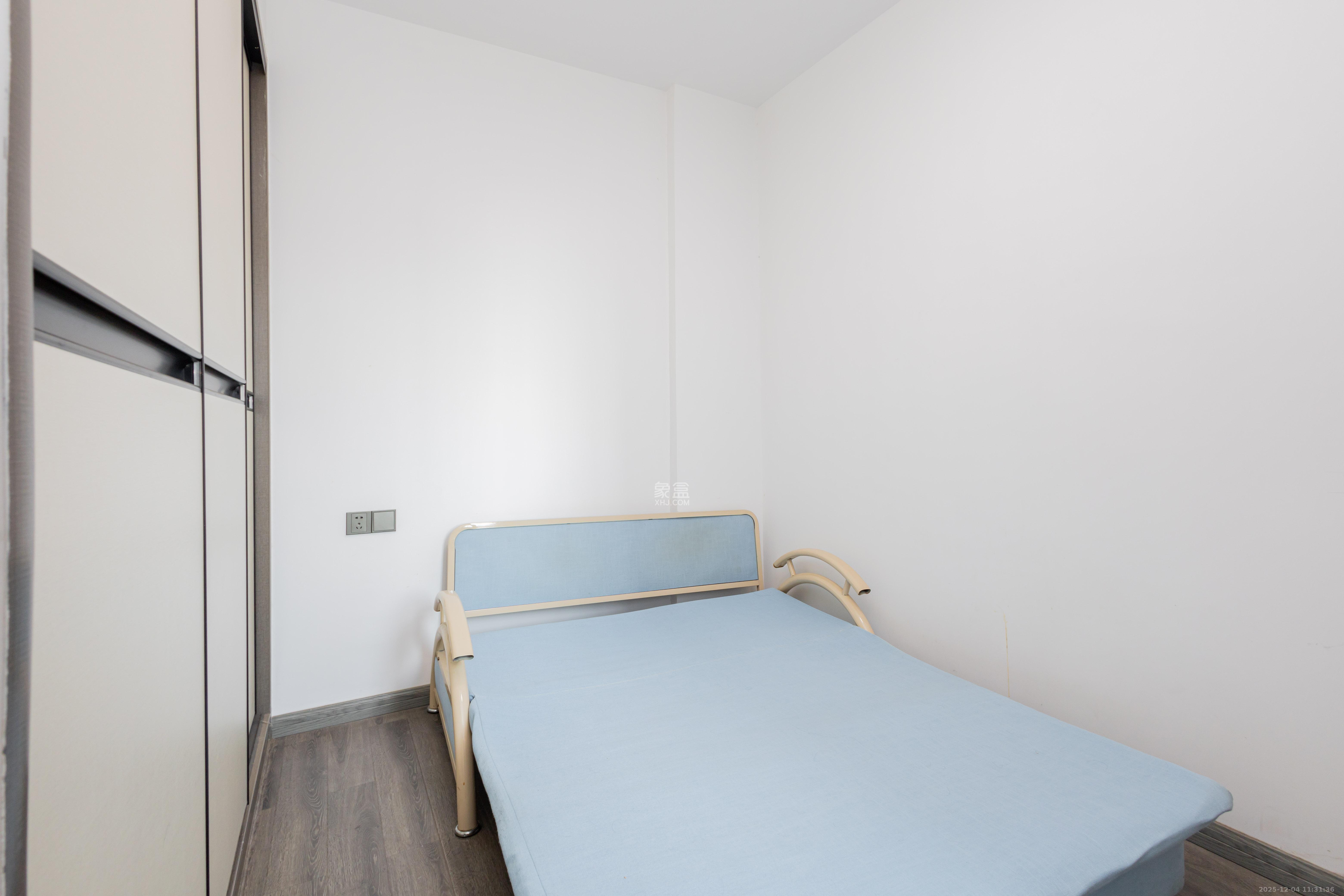 辉宏橄榄城  3室2厅1卫    52.8万卧室