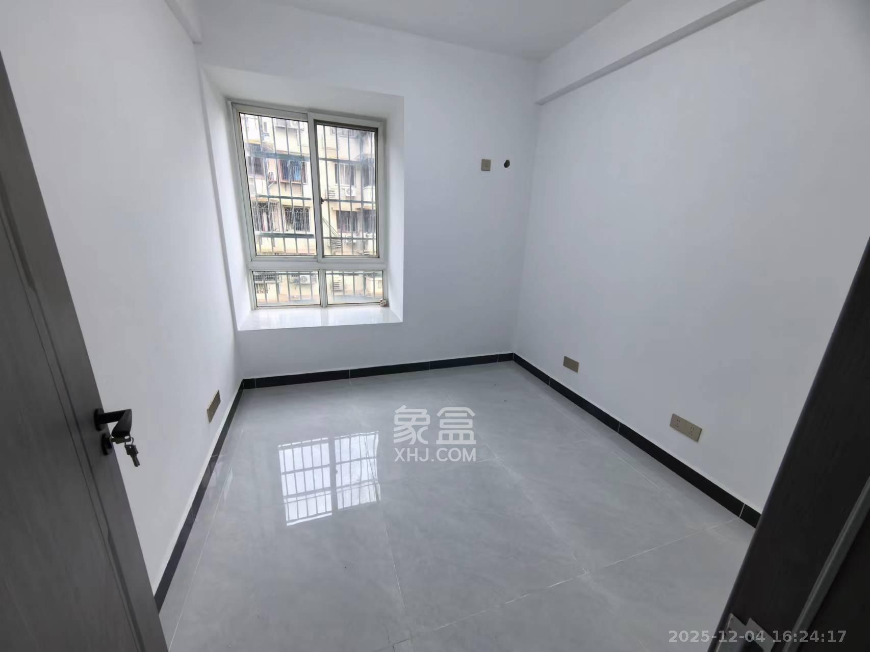 江岸景苑  3室2厅1卫    3600.0元/月室内图