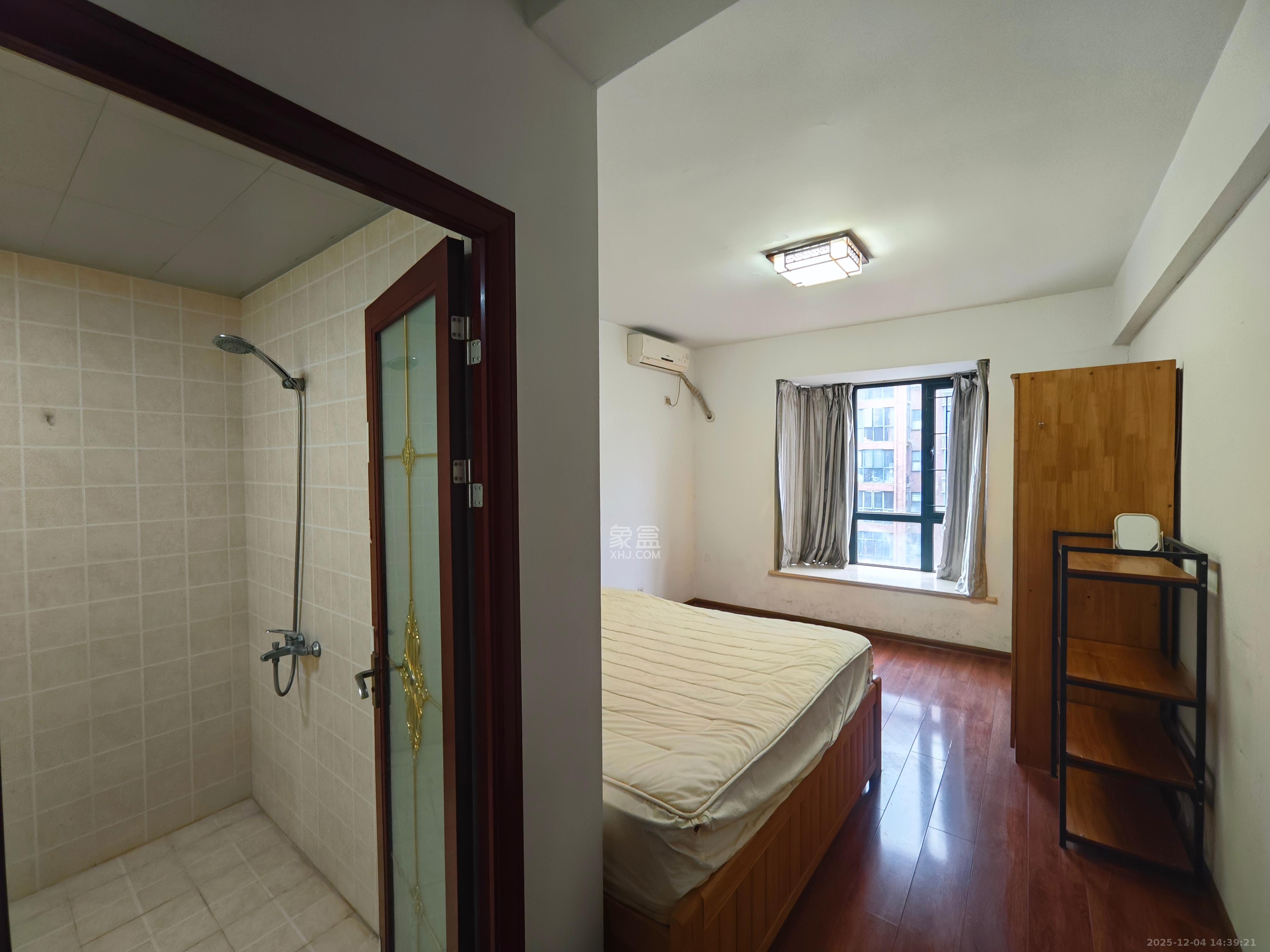 长沙欧洲城  3室2厅2卫    2300.0元/月