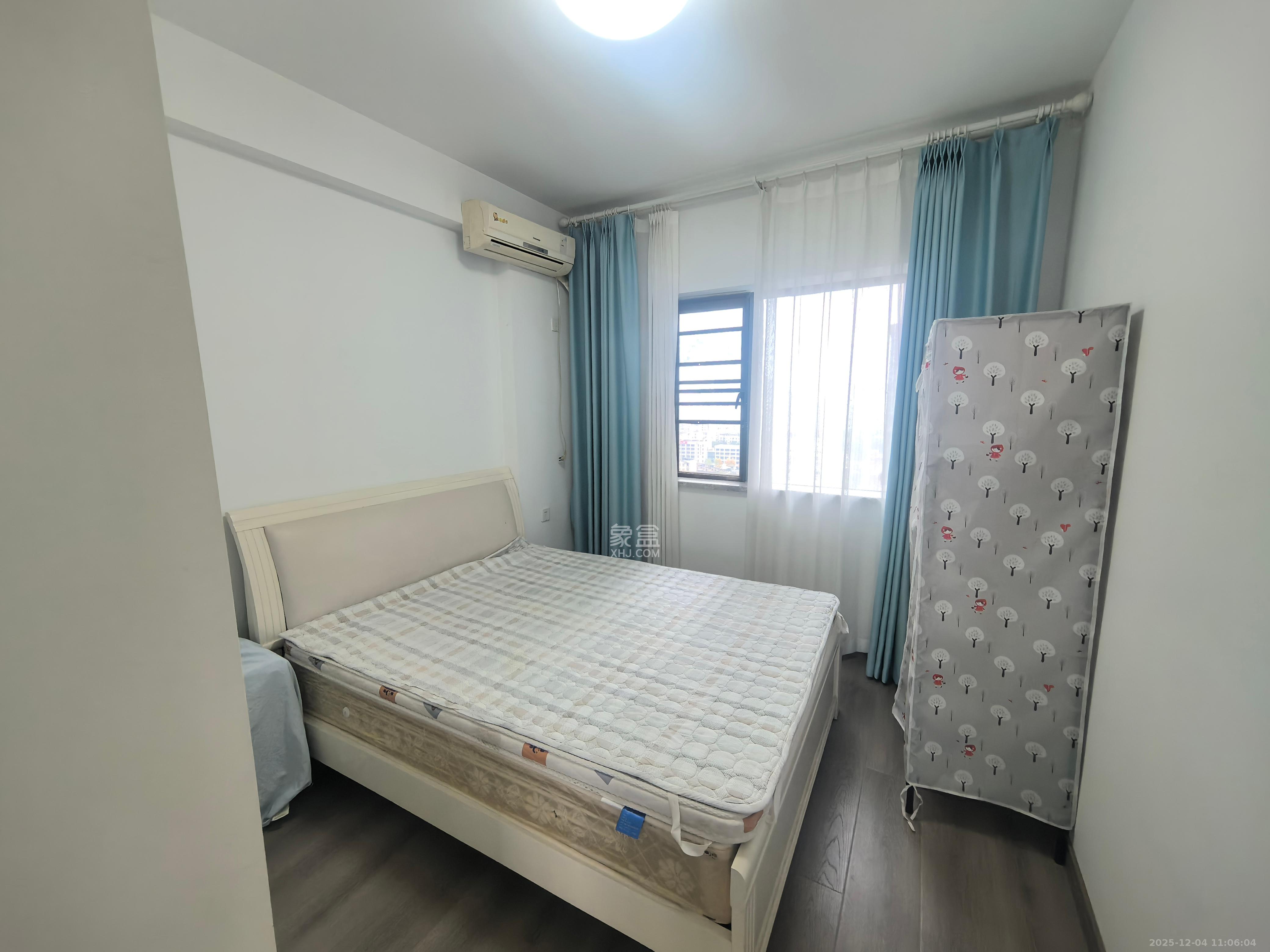 上海城小区  3室1厅1卫    2100.0元/月室内图