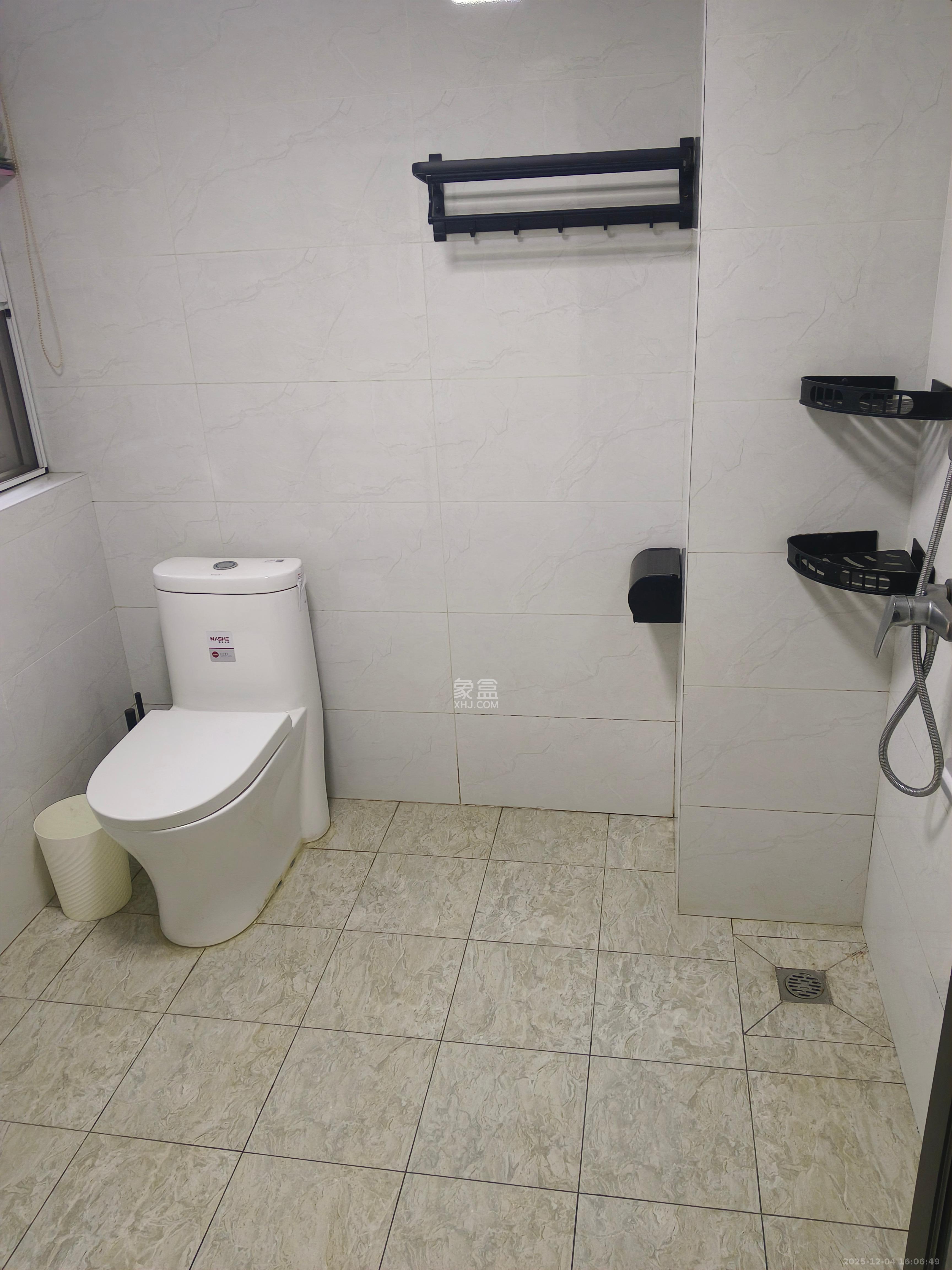 朝正美苑  3室2厅2卫    2700.0元/月室内图