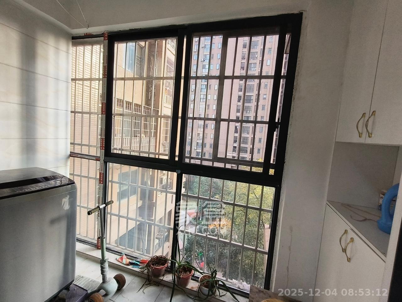 中欣楚天雅郡  4室2厅2卫    2000.0元/月室内图