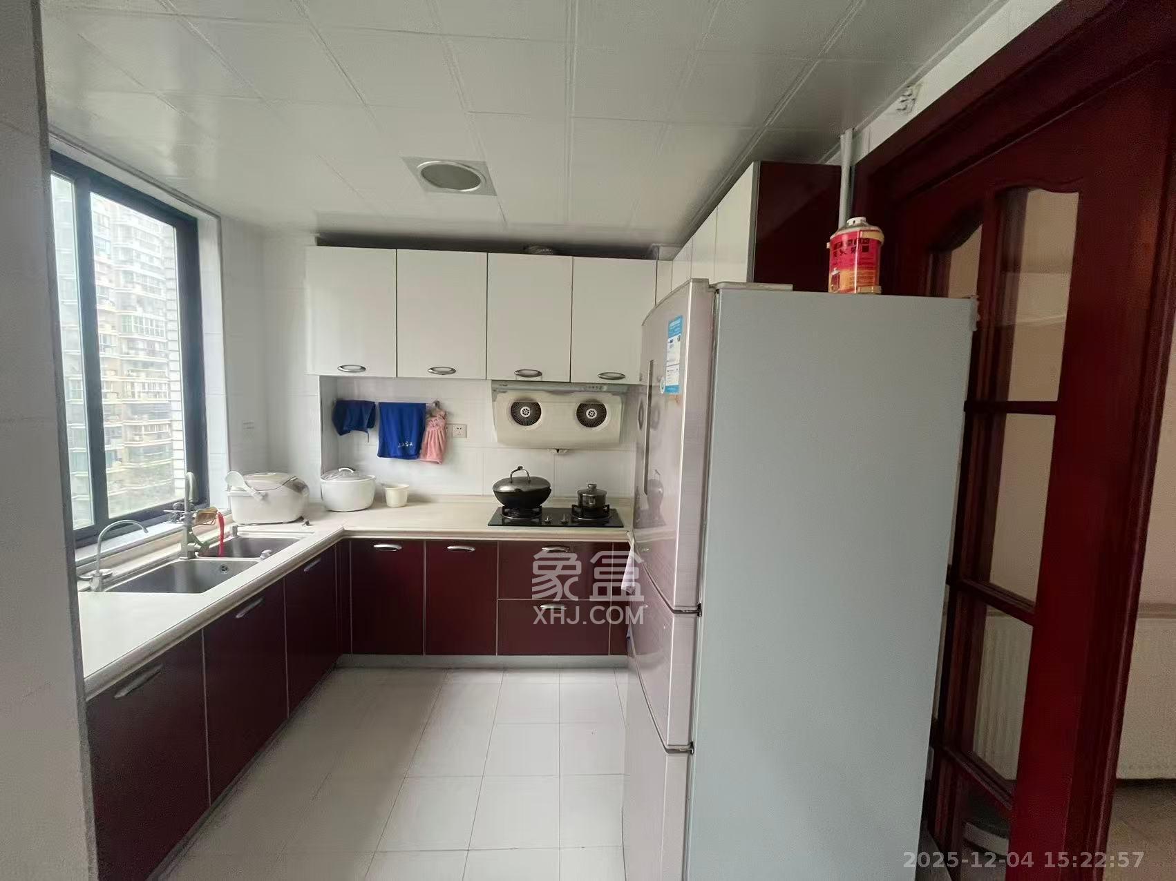 满庭芳小区 3室2厅2卫 2800.0元/月 满庭芳小区 3室2厅2卫 2800.0元/月室内图