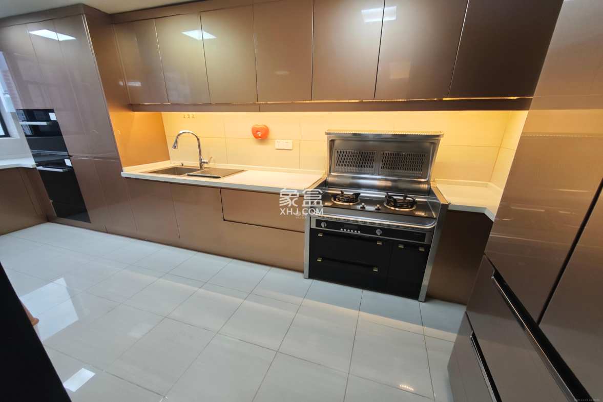 京武浪琴山一、二期 4室2厅2卫 12000.0元/月 京武浪琴山一、二期 4室2厅2卫 12000.0元/月室内图