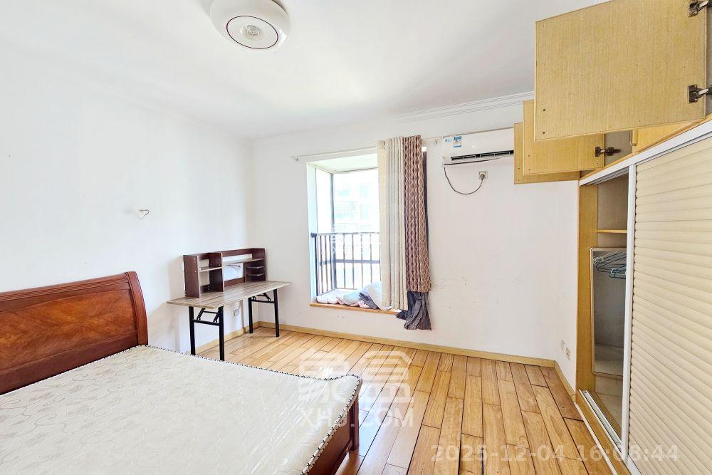 星城映象  3室2厅2卫    2700.0元/月