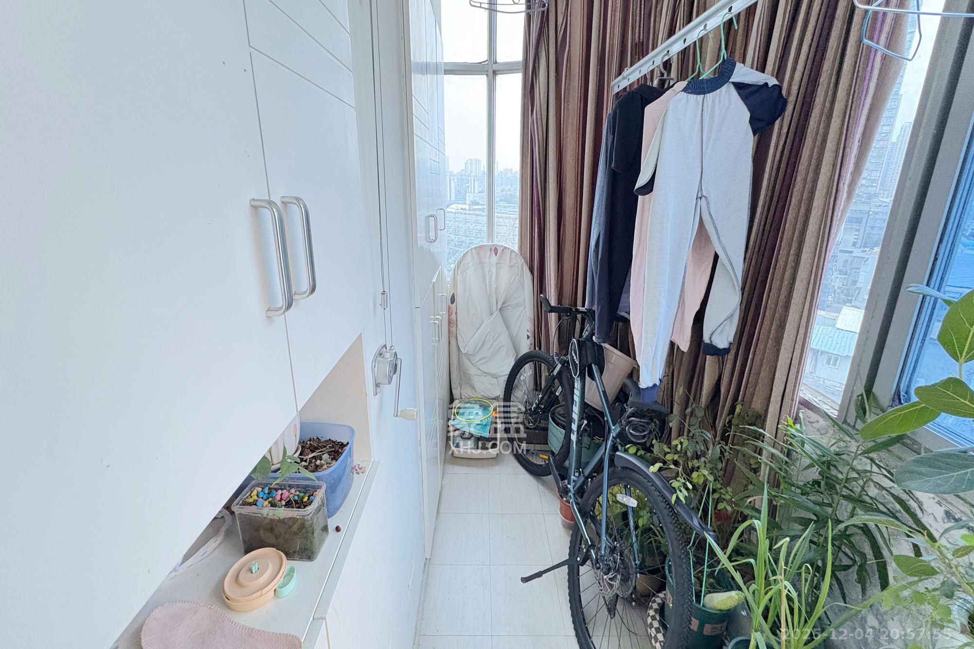 晓园大厦  3室1厅1卫    74.99万阳台