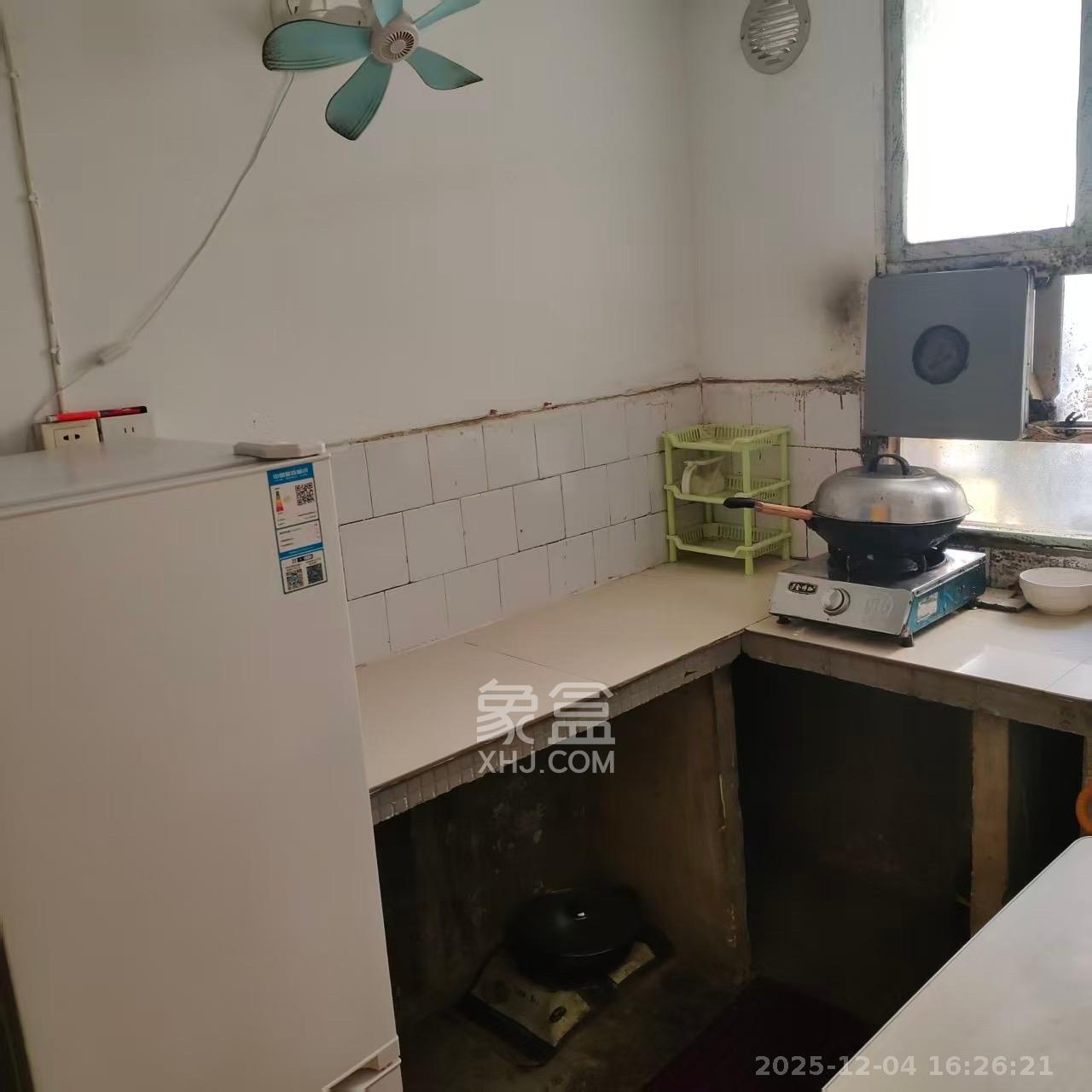 涂家冲社区(涂新小区、农商银行宿舍) 1室1厅1卫 1000.0元/月 涂家冲社区(涂新小区、农商银行宿舍) 1室1厅1卫 1000.0元/月室内图